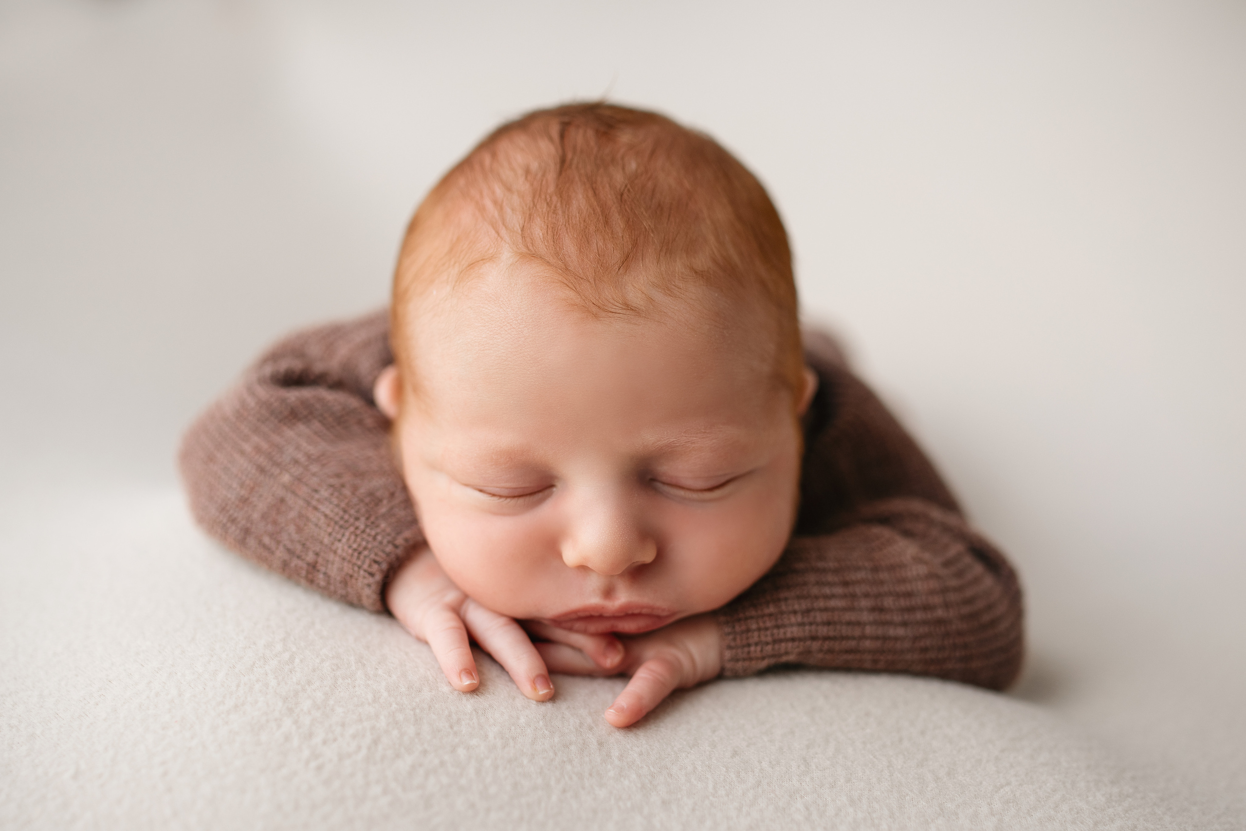 ניו בורן. צילומי הריון, ניו בורן, גיל שנה בראשון לציון -Jenya Rosso Photography