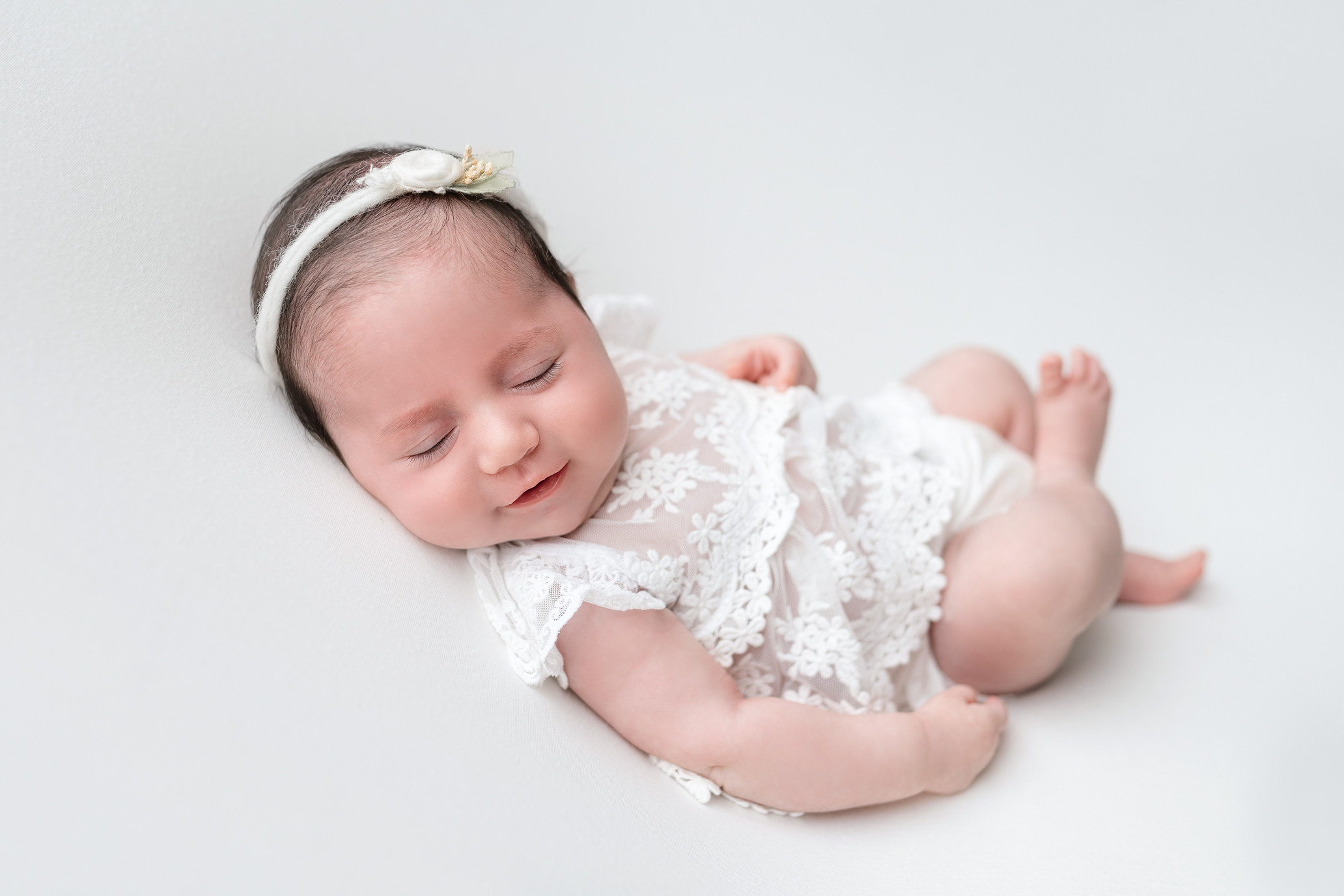 ניו בורן. צילומי הריון, ניו בורן, גיל שנה בראשון לציון -Jenya Rosso Photography