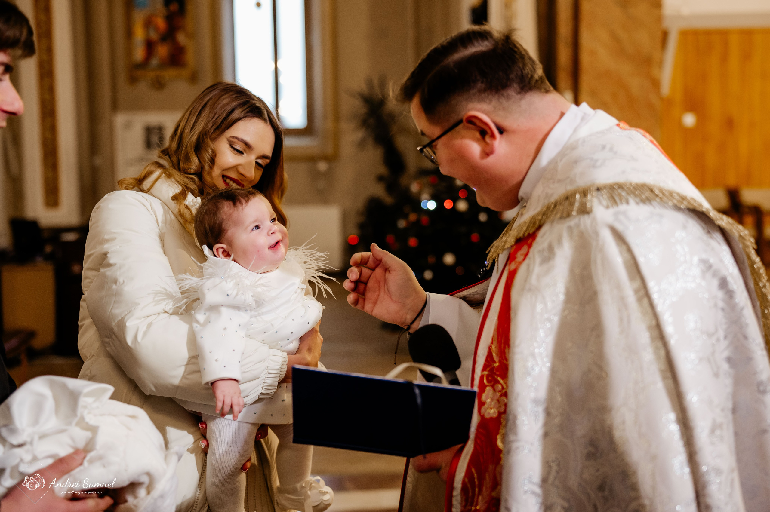 Jessica Maria. Andrei Samuel – Fotograf București | Evenimente, Studio, Imobiliare, Produs