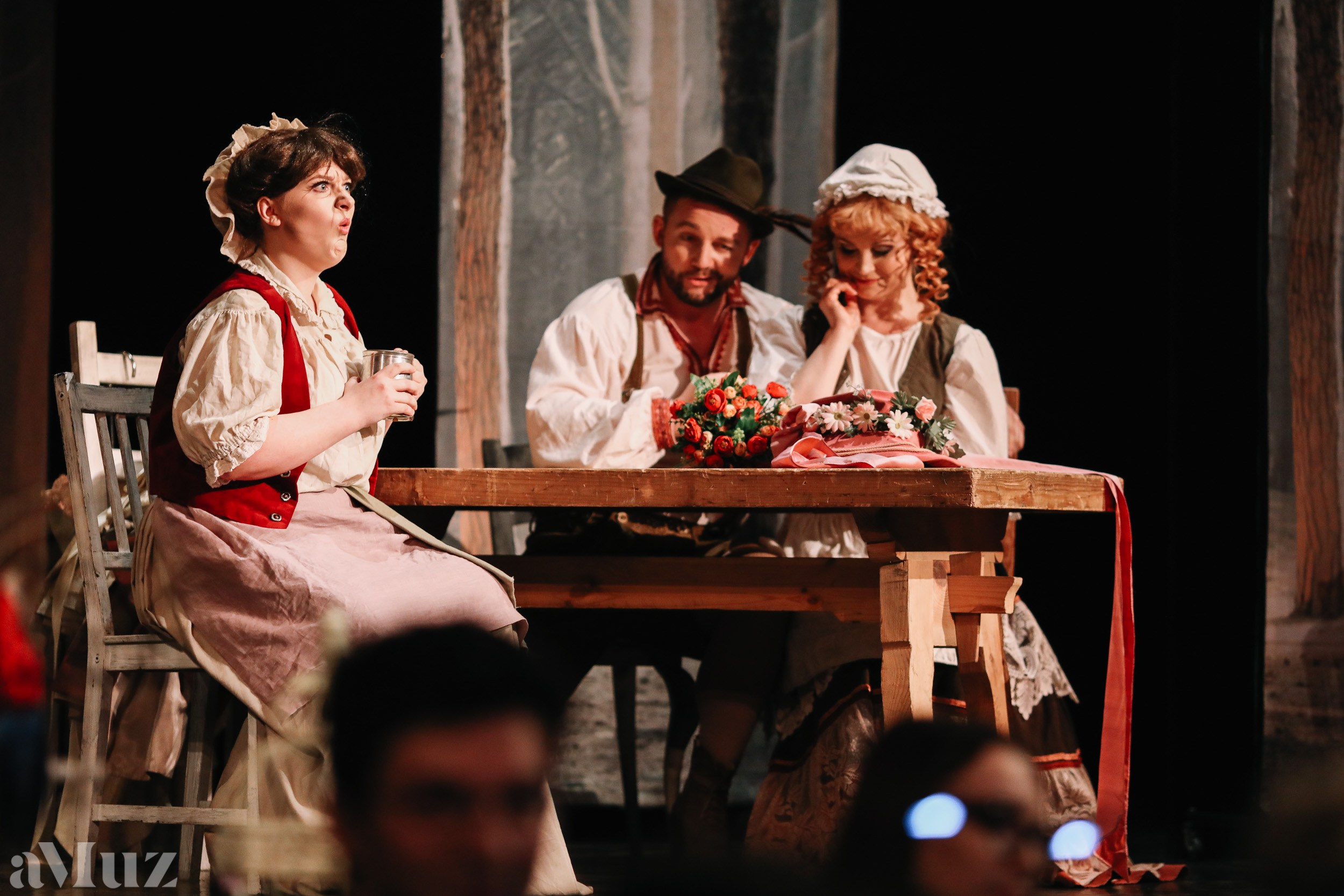 Opera Łąkowa. Fotograf Ślubny Warszawa - Sesje Biznesowe Rodzinne Eventy