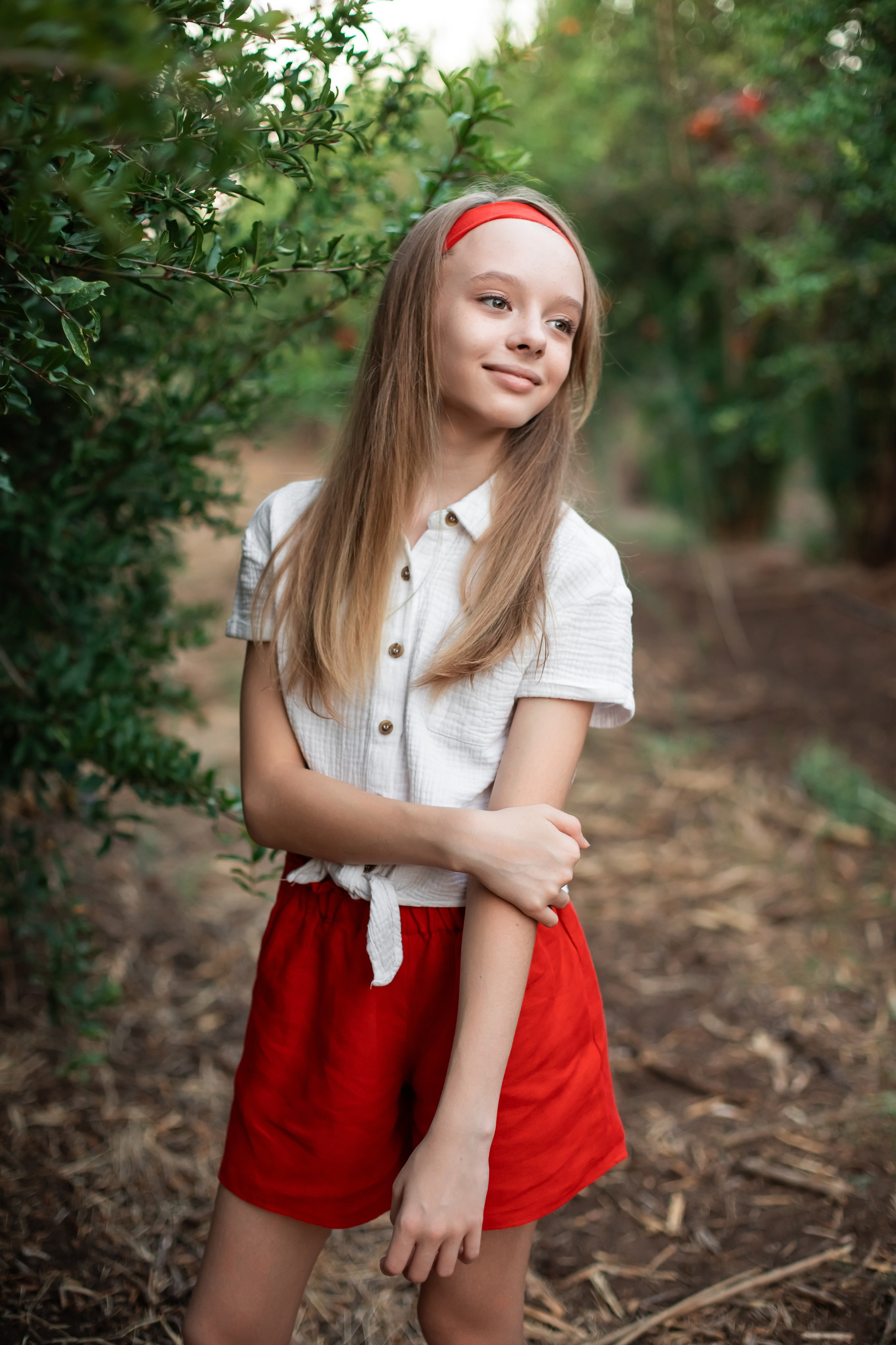 Children’s photoshoot in a pomegranate orchard — photographer Olga Kulik’s blog