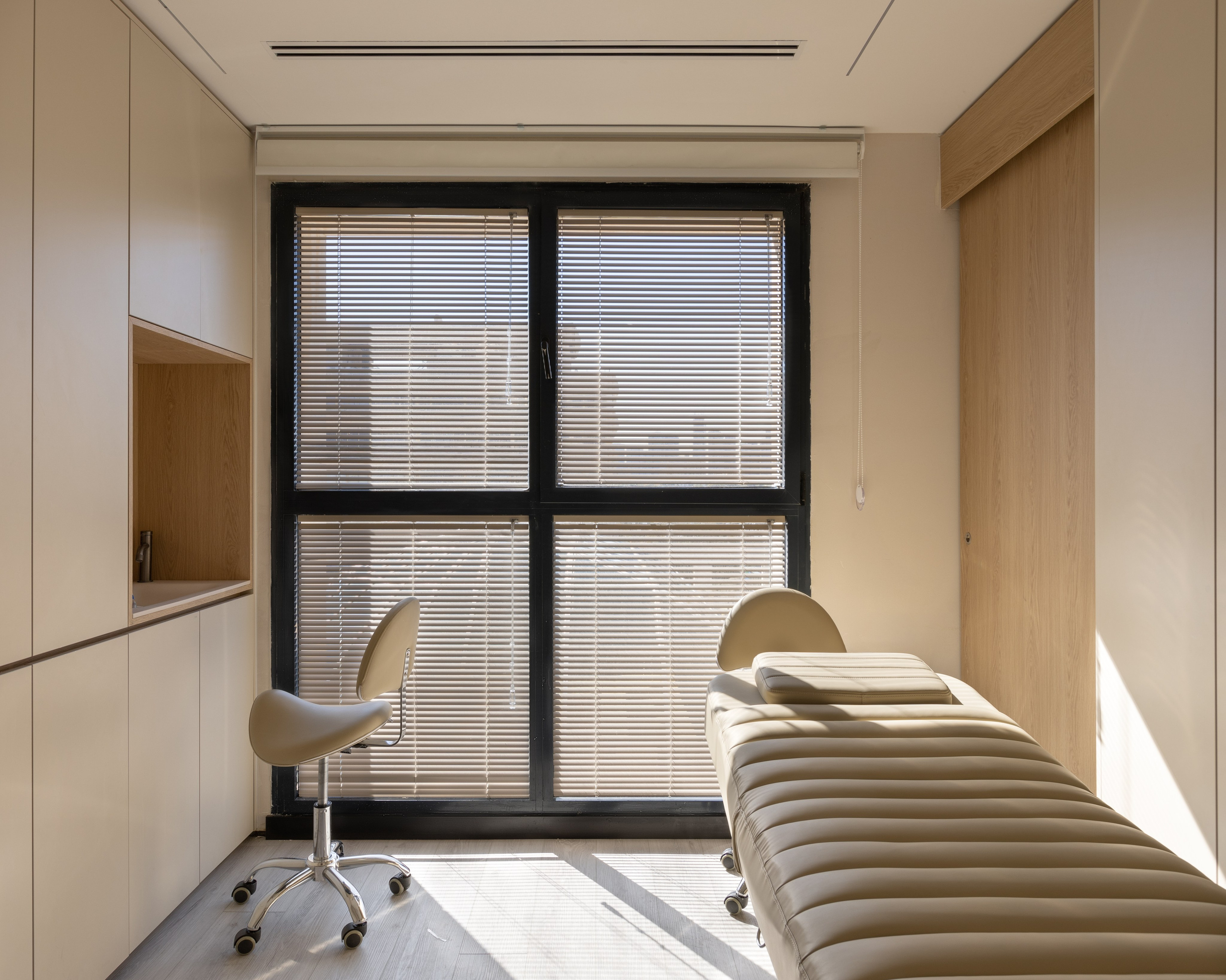 Clinica “Pola”. Project by Hezi Bar Daviv. Tel Aviv. Interior Photography & Video in Israel