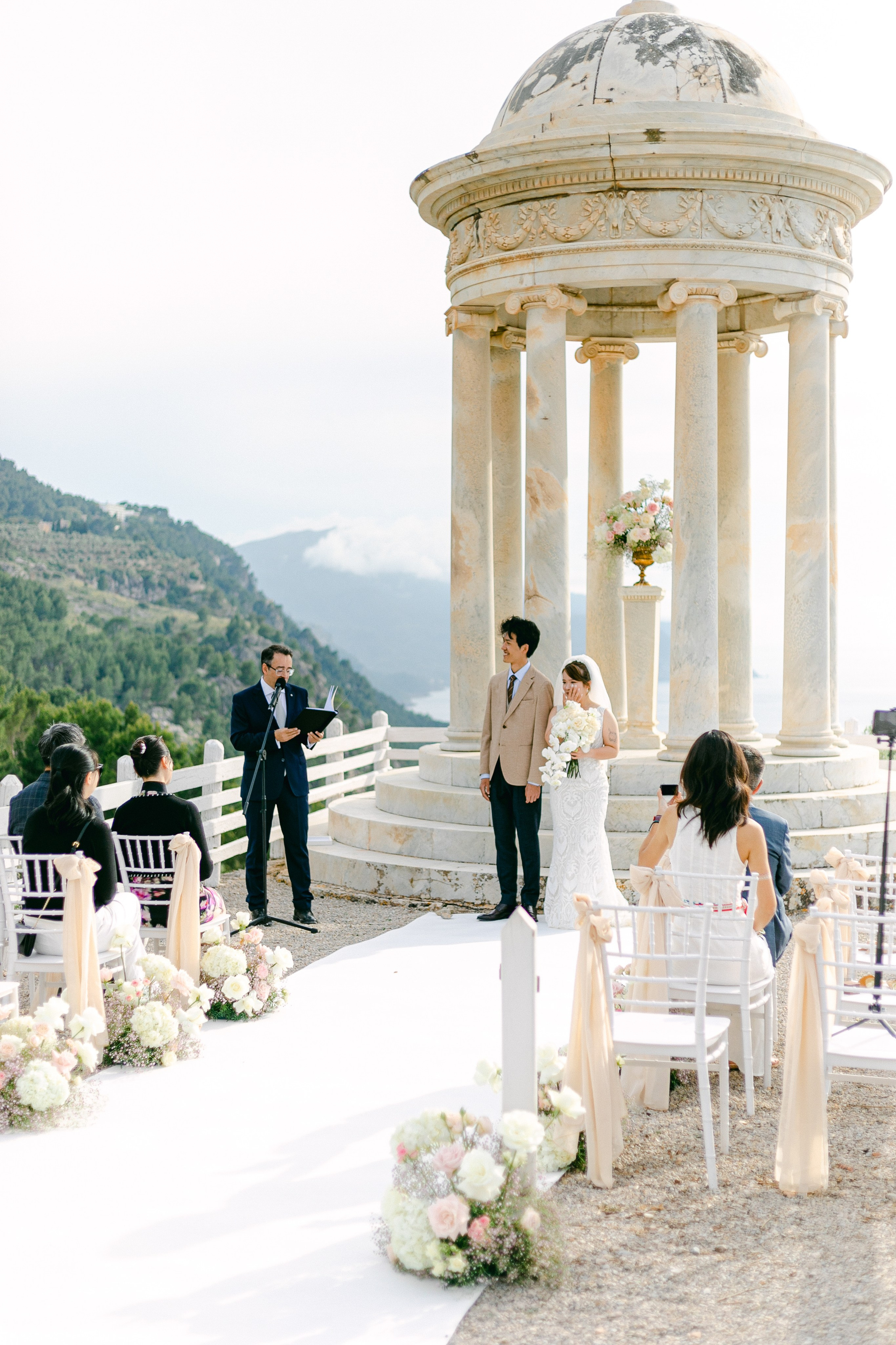 Chenyi & Tiangseng. Wedding Celebrant in Mallorca Iban Collin