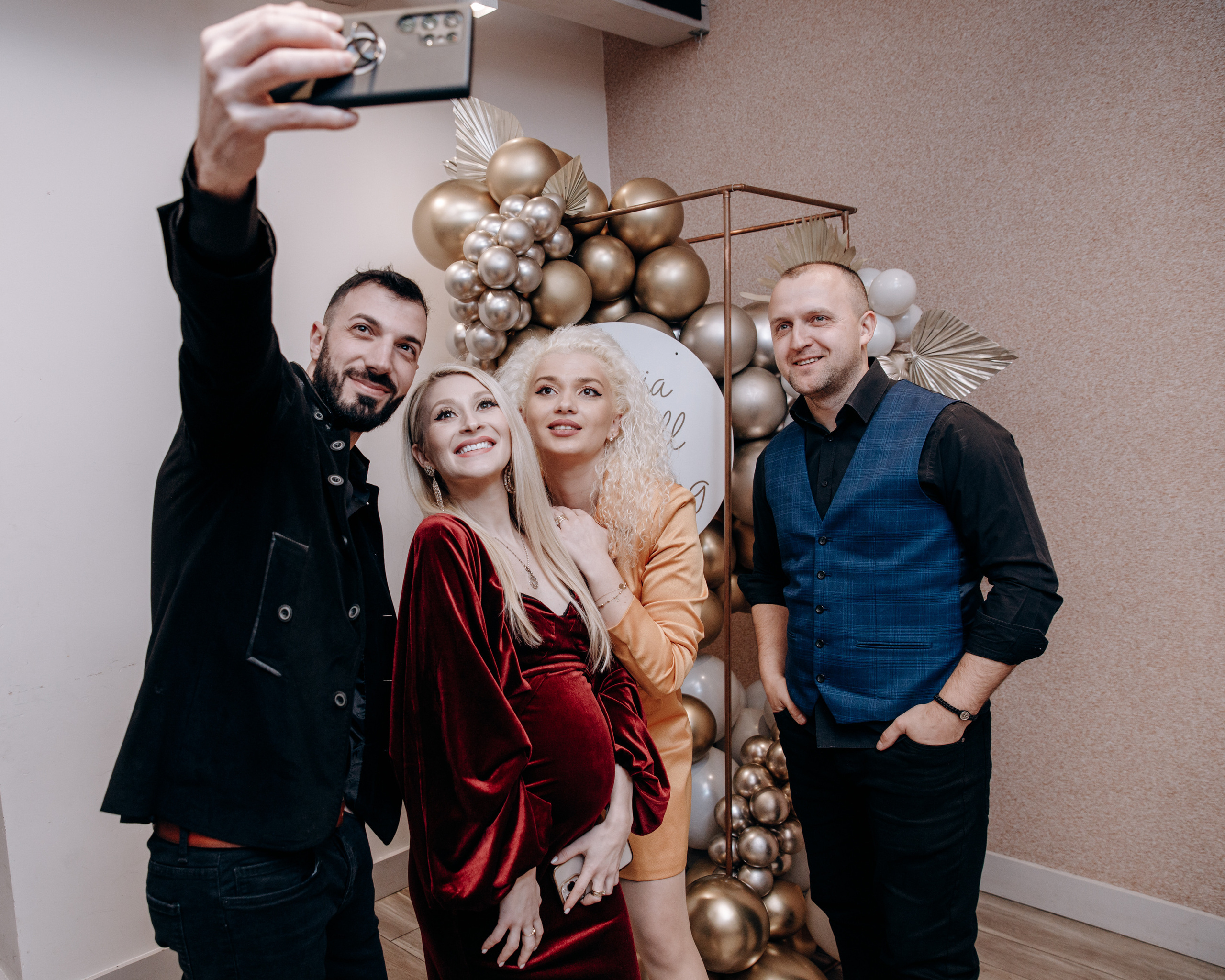 Surorile Robu. Petru Gorea Photography | Family | Portrait | Fashion | Brand