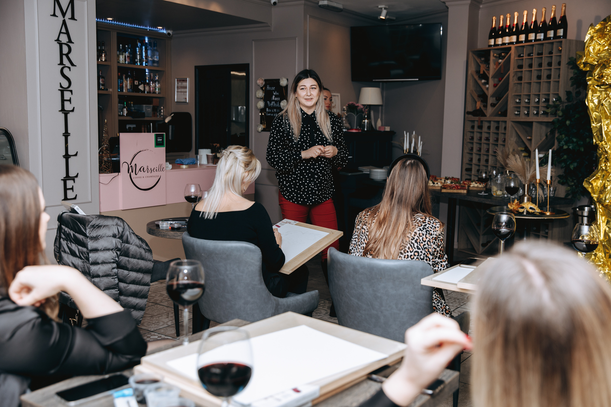 Painting with wine. Petru Gorea Photography | Family | Portrait | Fashion | Brand