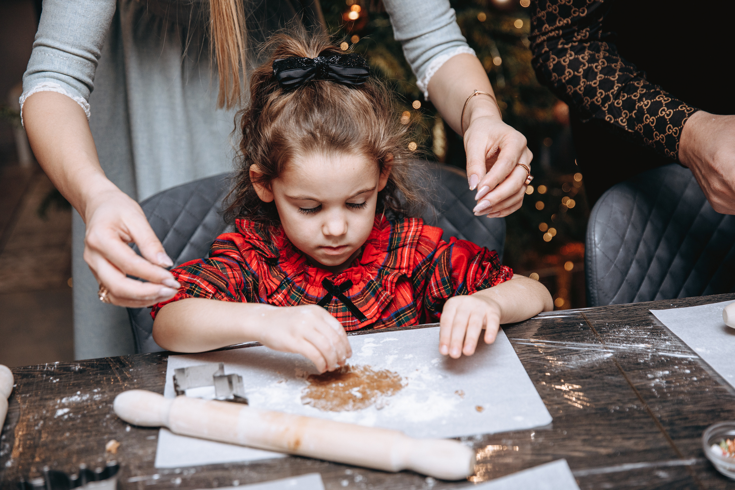 Cookies for Santa. Petru Gorea Photography | Family | Portrait | Fashion | Brand