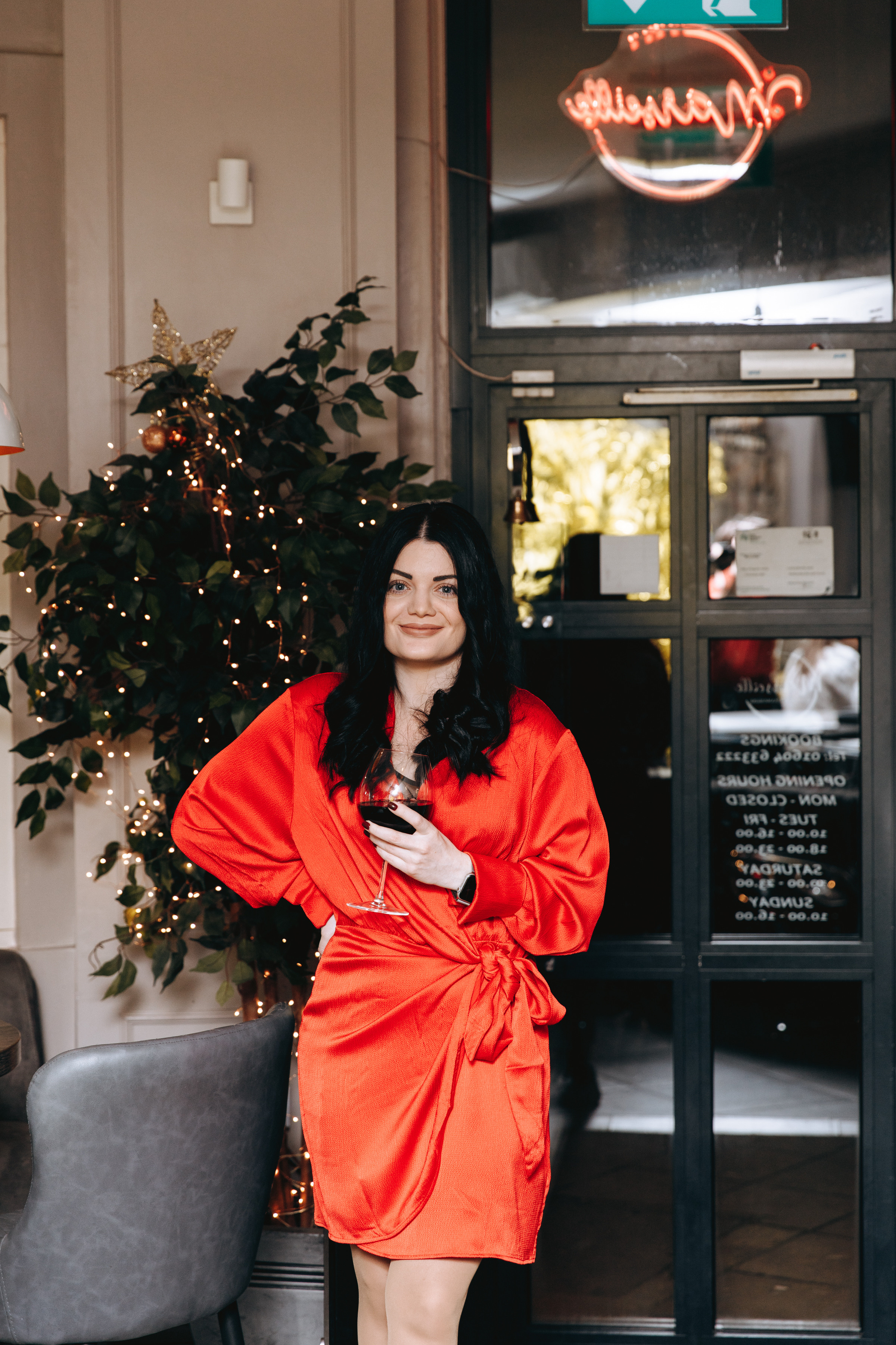 Painting with wine. Petru Gorea Photography | Family | Portrait | Fashion | Brand