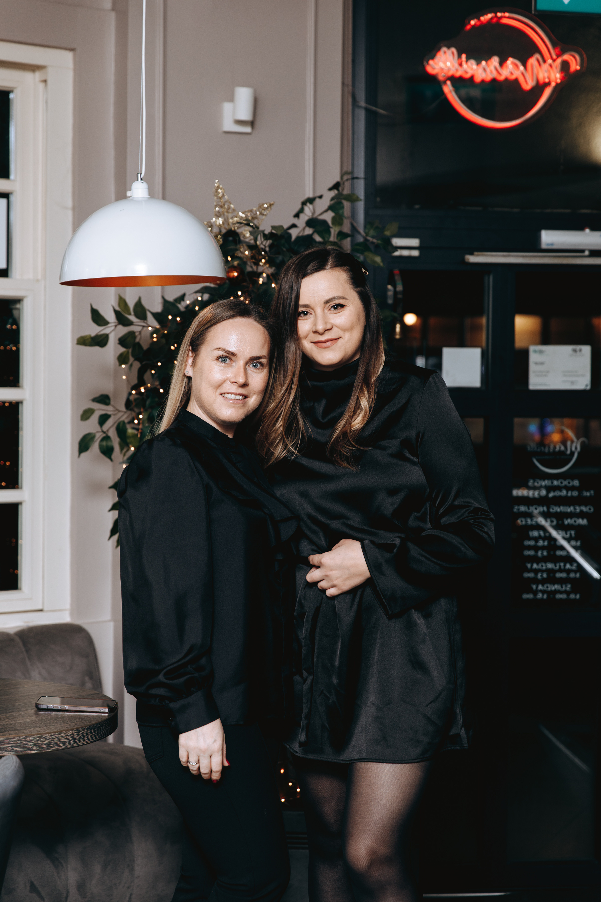 Painting with wine. Petru Gorea Photography | Family | Portrait | Fashion | Brand