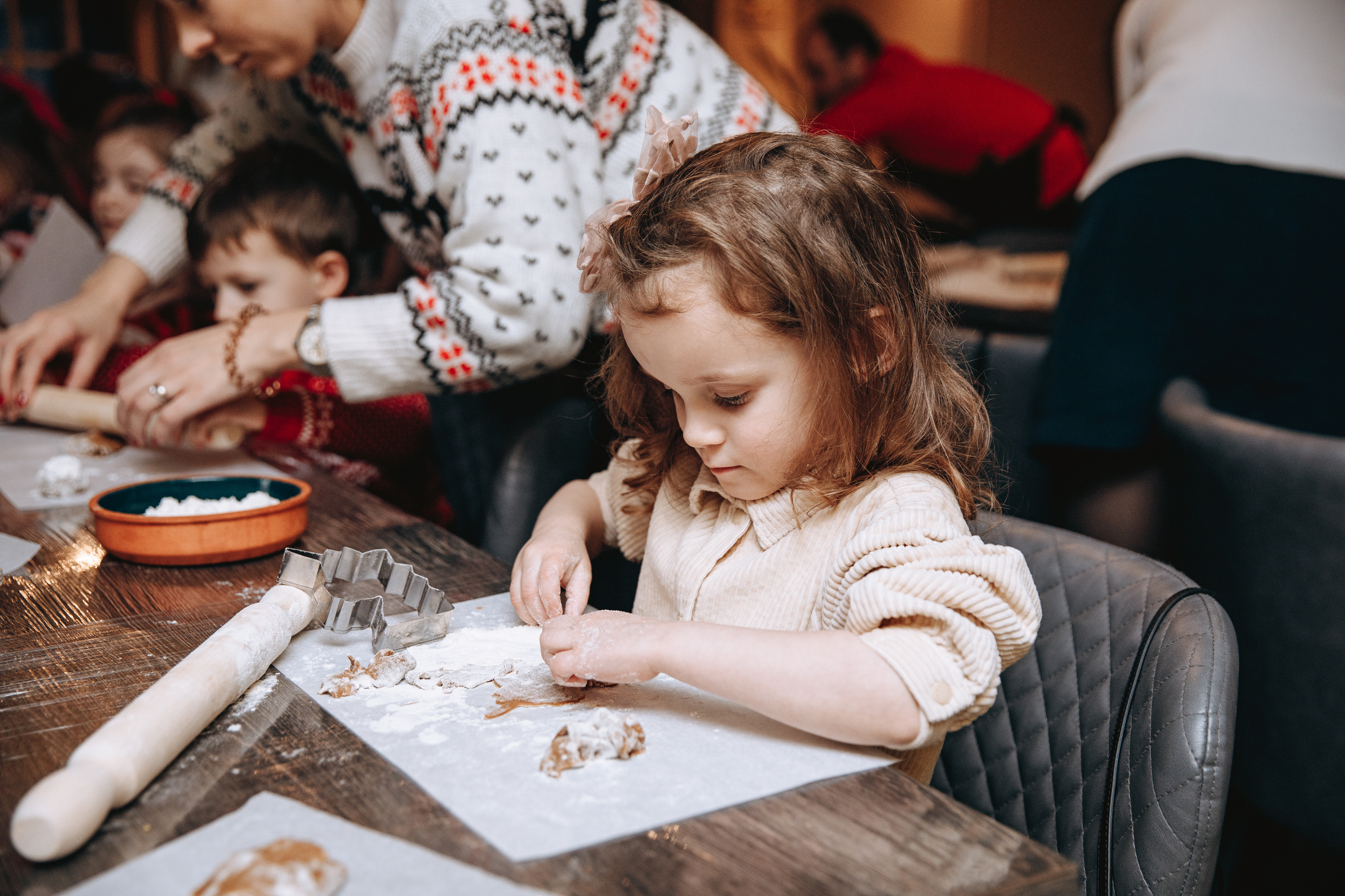 Cookies for Santa. Petru Gorea Photography | Family | Portrait | Fashion | Brand