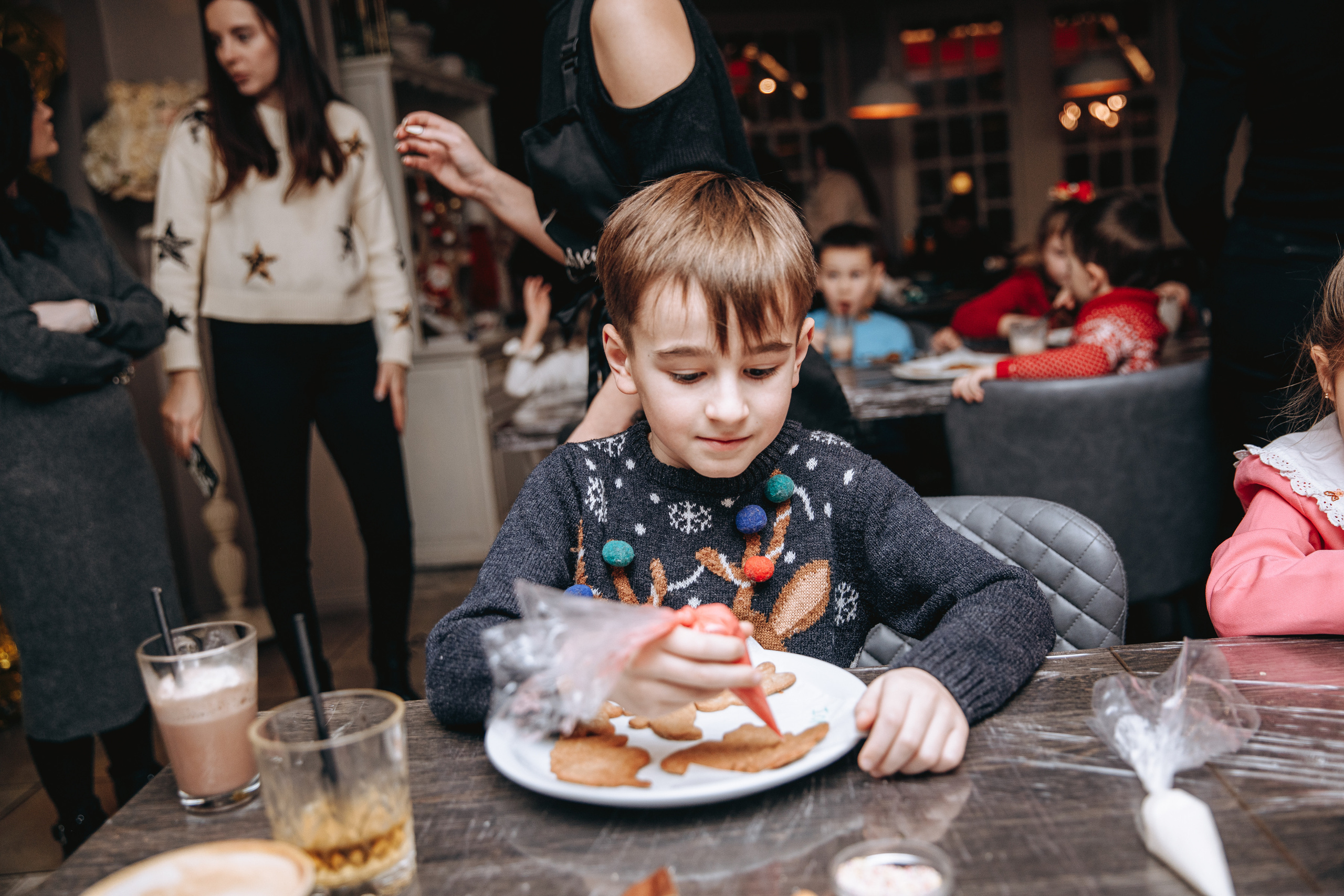 Cookies for Santa. Petru Gorea Photography | Family | Portrait | Fashion | Brand