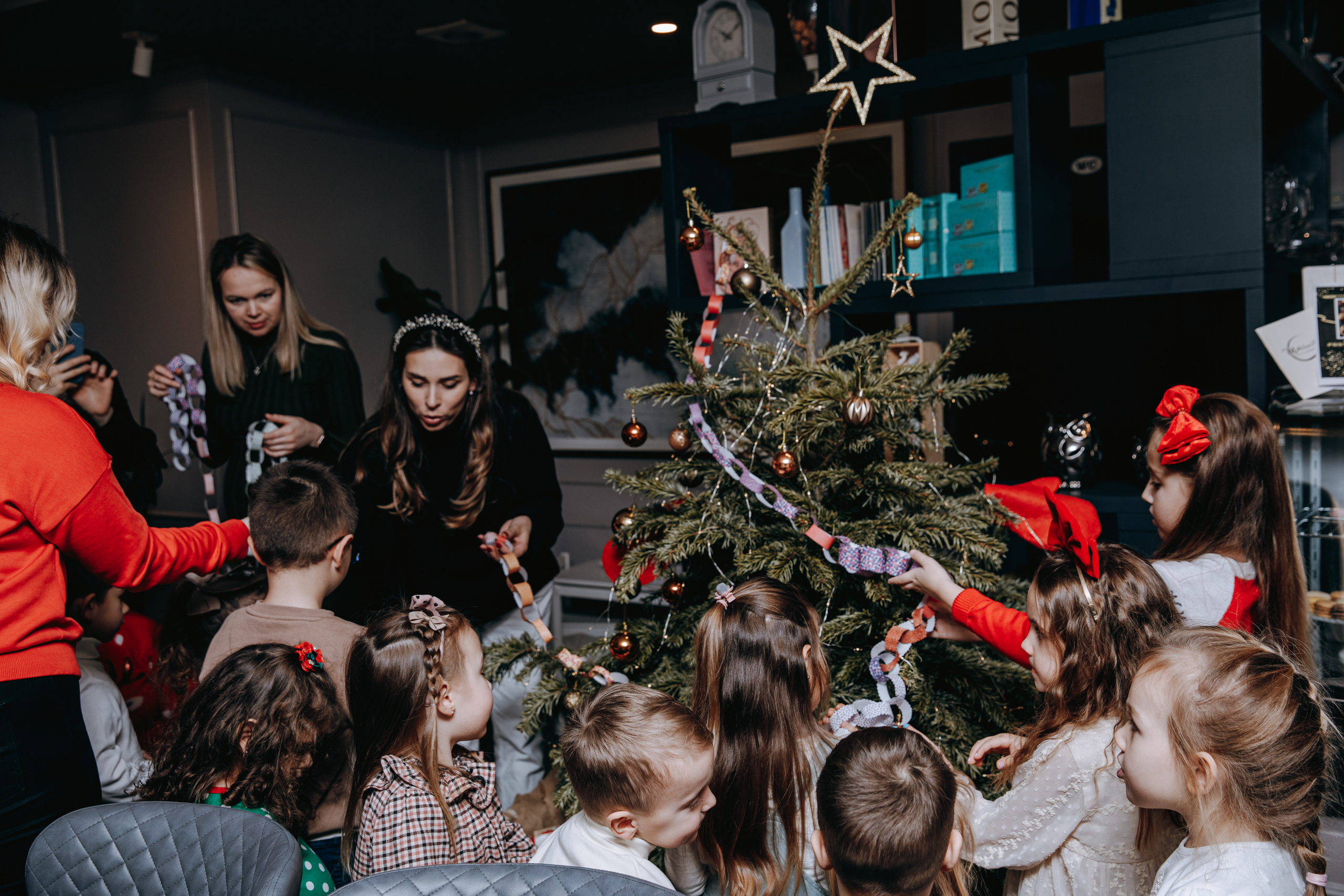 Crafty Christmas Party. Petru Gorea Photography | Family | Portrait | Fashion | Brand