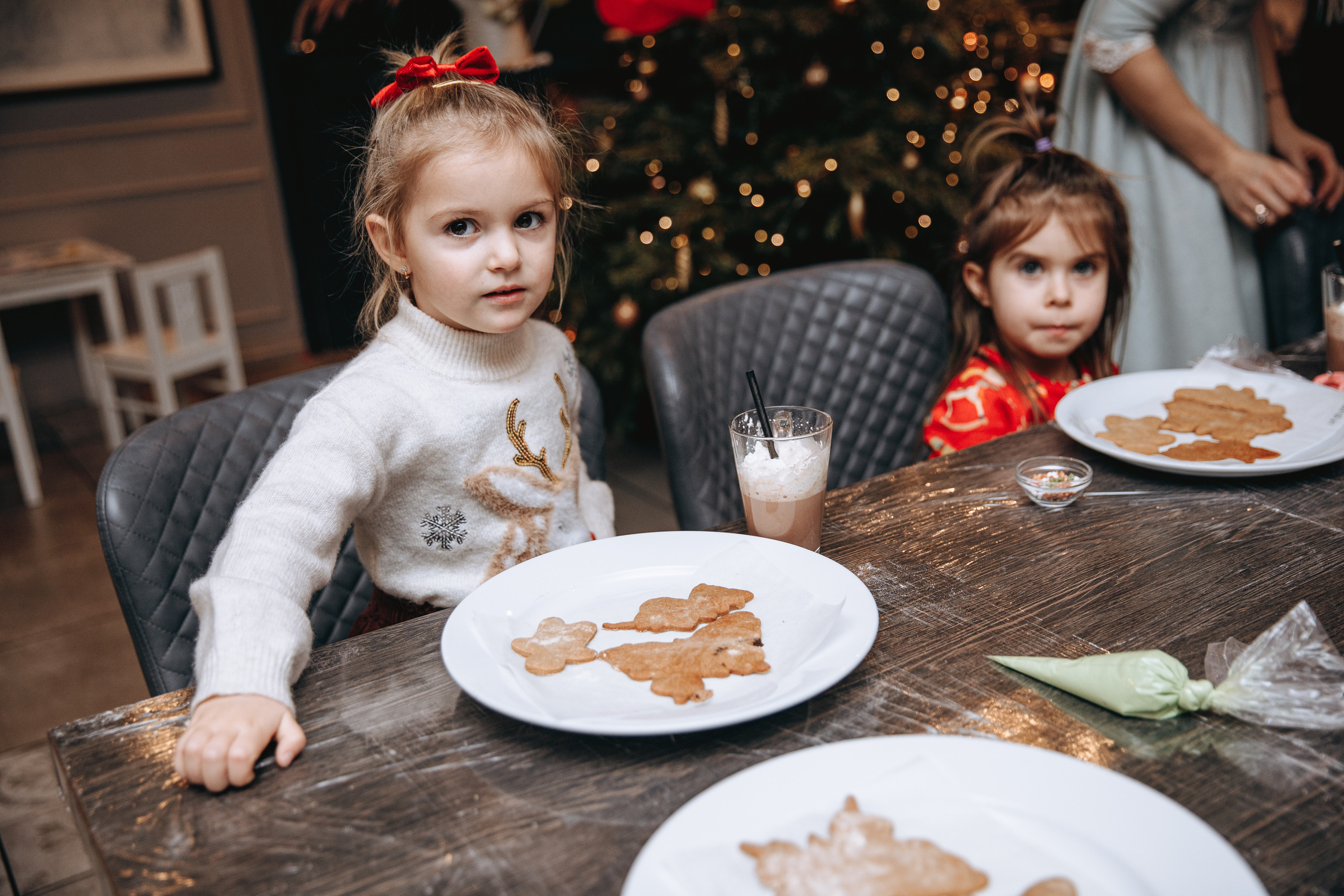 Cookies for Santa. Petru Gorea Photography | Family | Portrait | Fashion | Brand