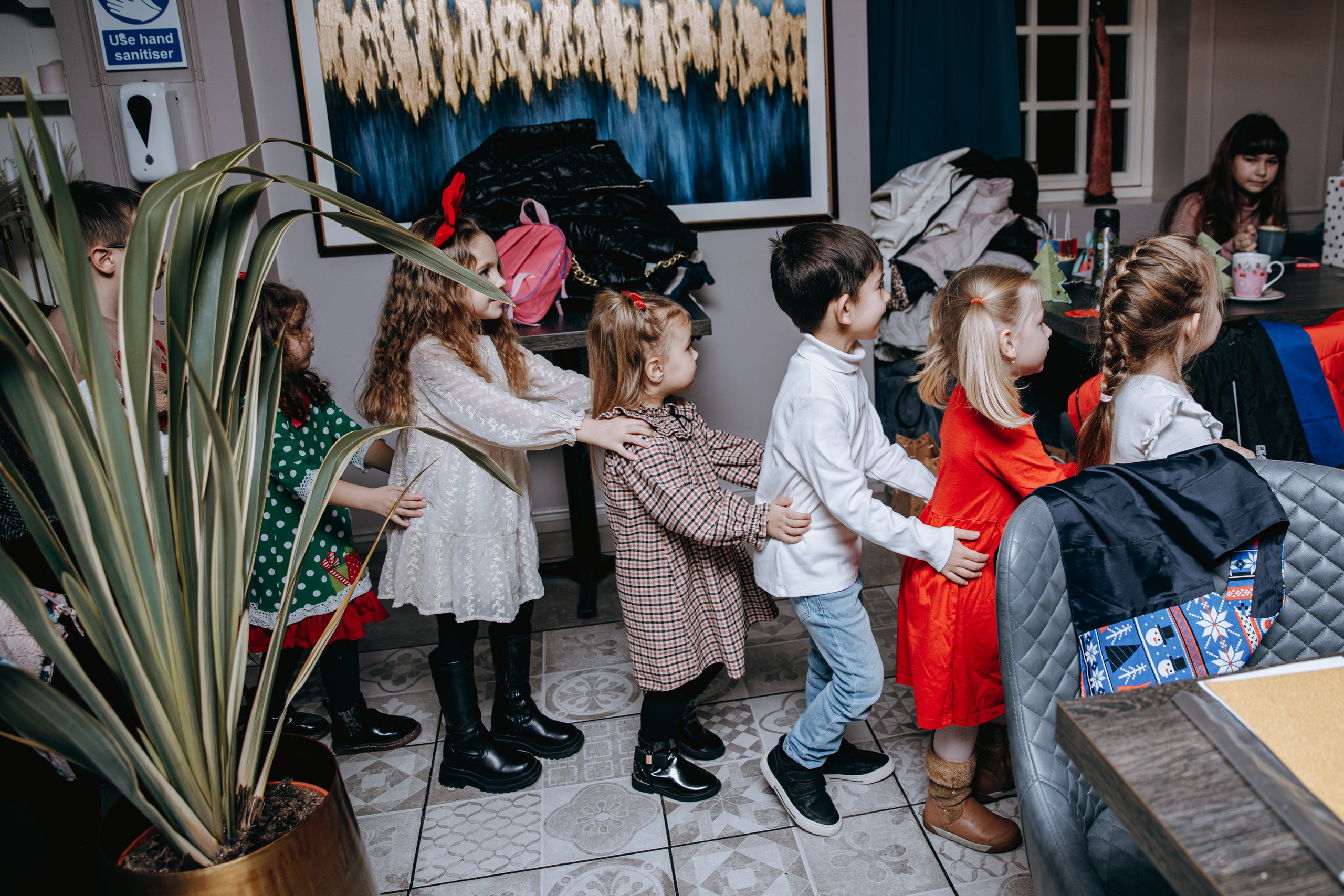 Crafty Christmas Party. Petru Gorea Photography | Family | Portrait | Fashion | Brand
