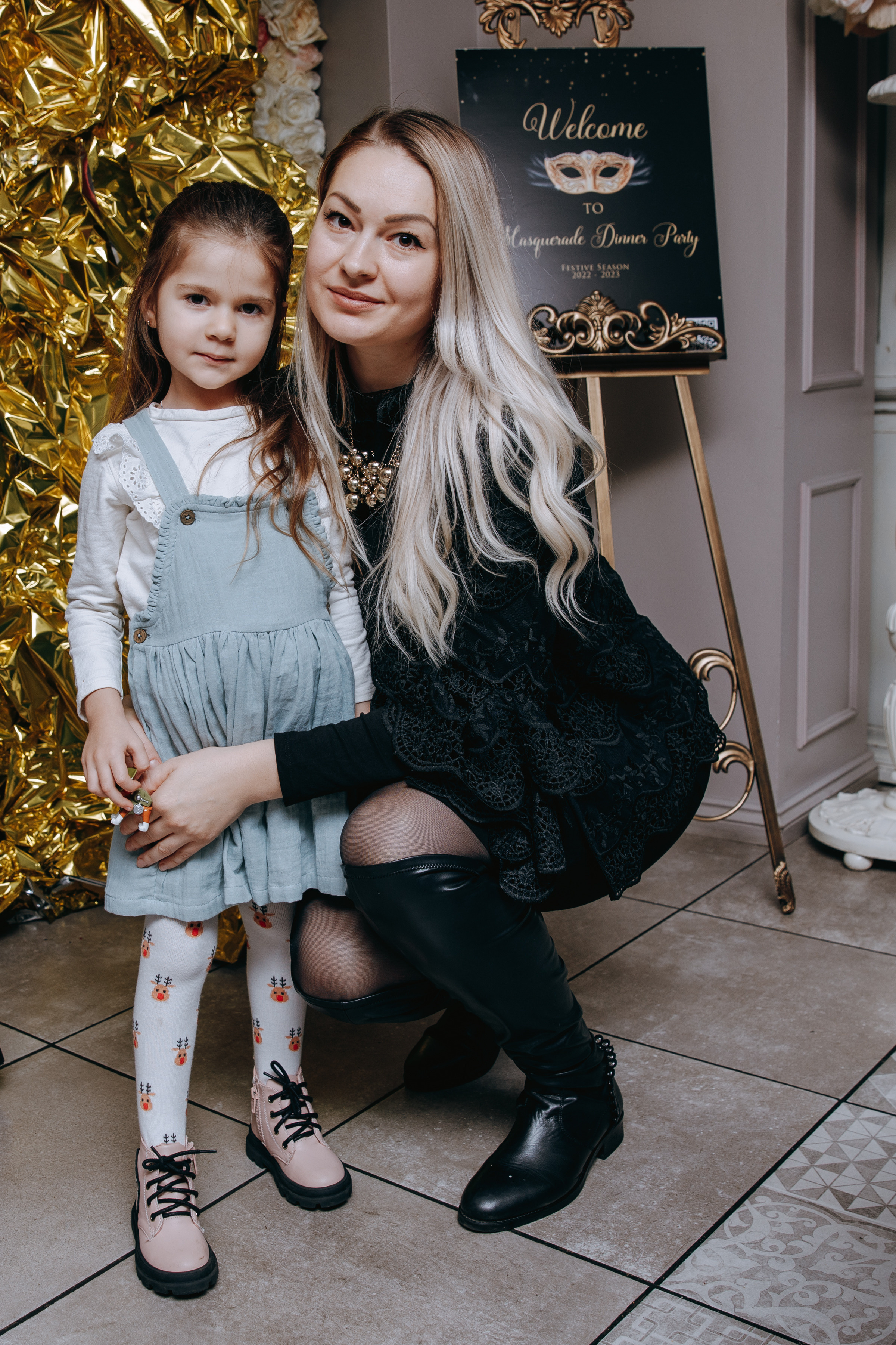 Crafty Christmas Party. Petru Gorea Photography | Family | Portrait | Fashion | Brand