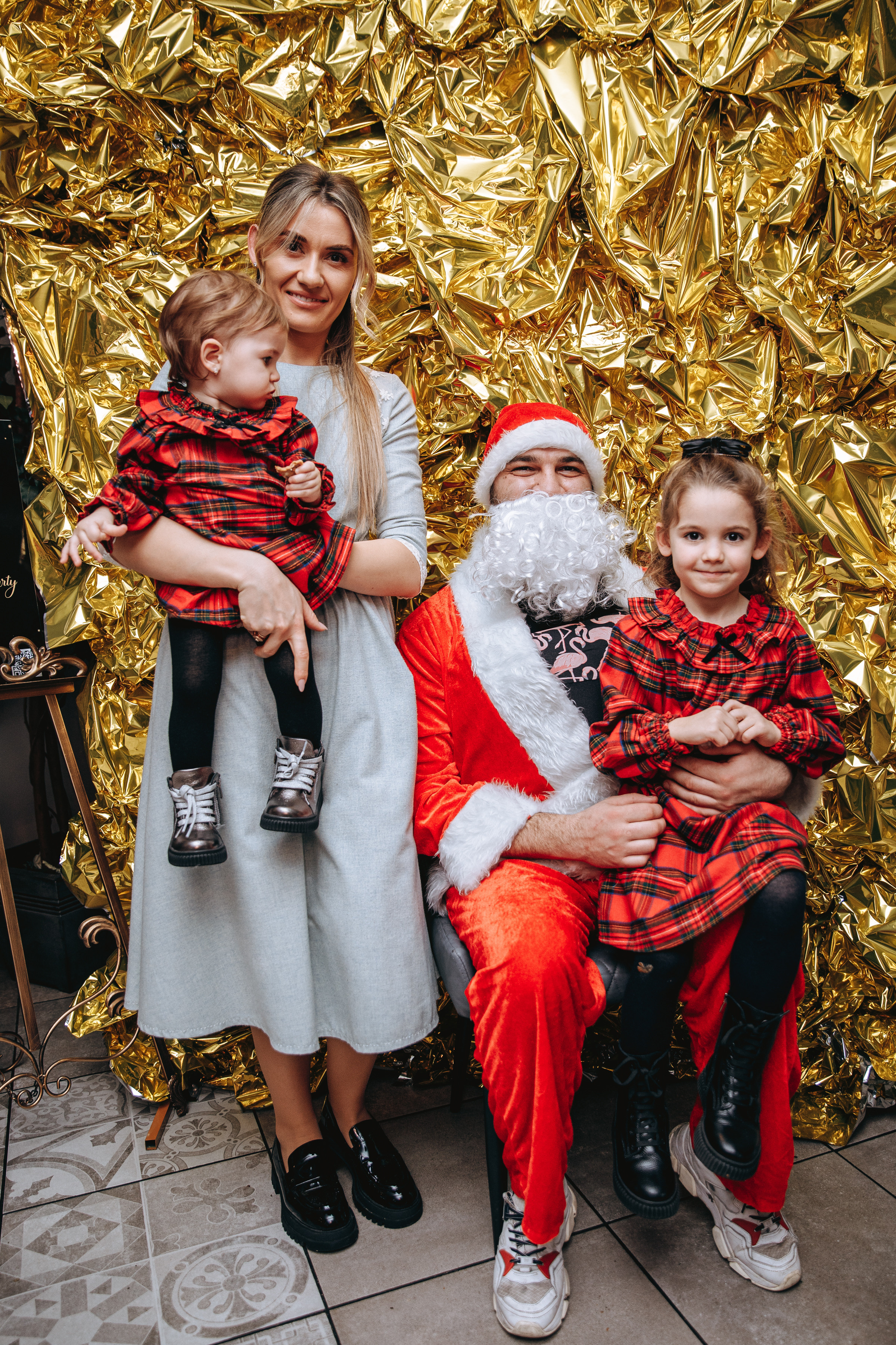 Cookies for Santa. Petru Gorea Photography | Family | Portrait | Fashion | Brand