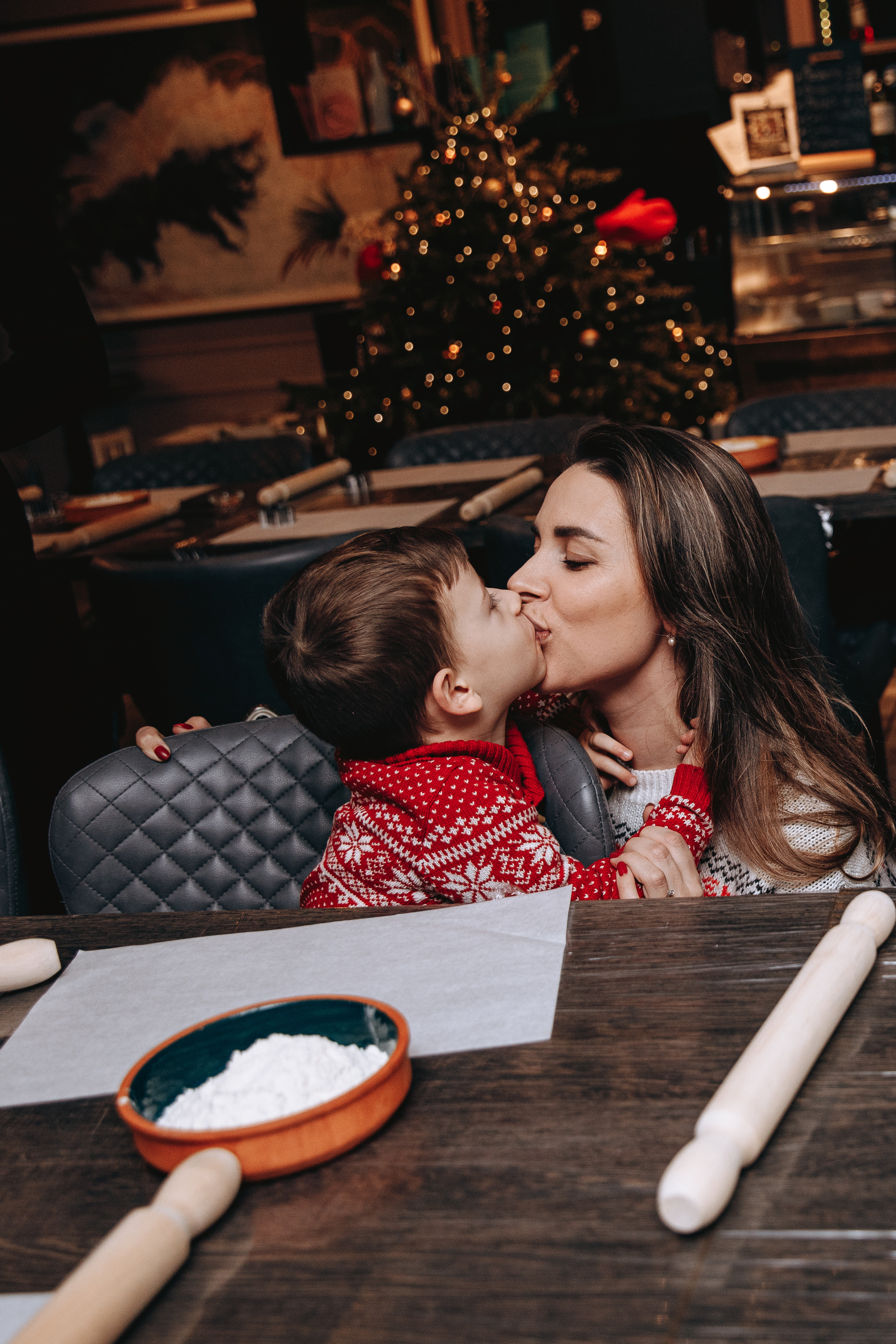 Cookies for Santa. Petru Gorea Photography | Family | Portrait | Fashion | Brand