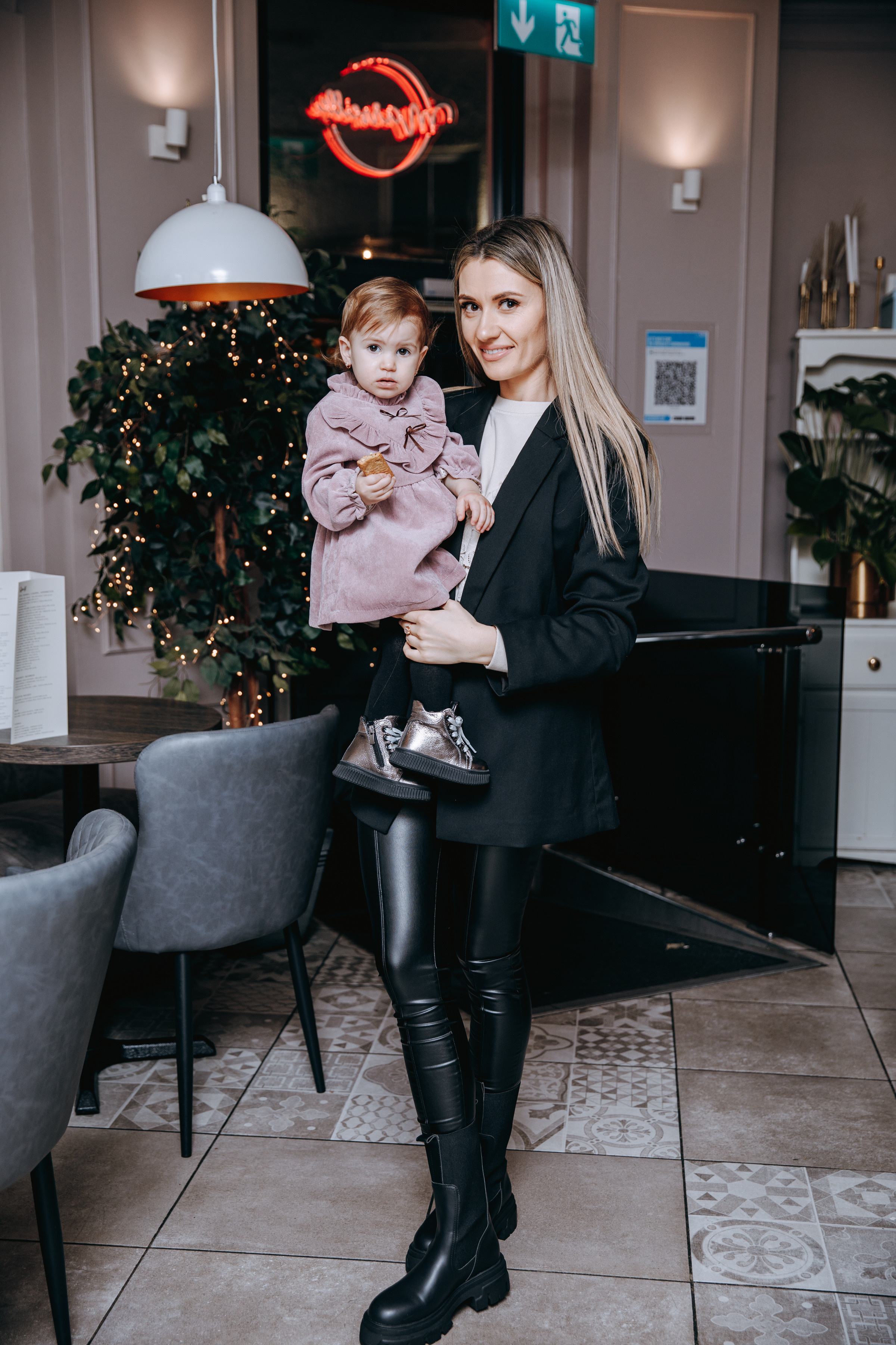 Crafty Christmas Party. Petru Gorea Photography | Family | Portrait | Fashion | Brand