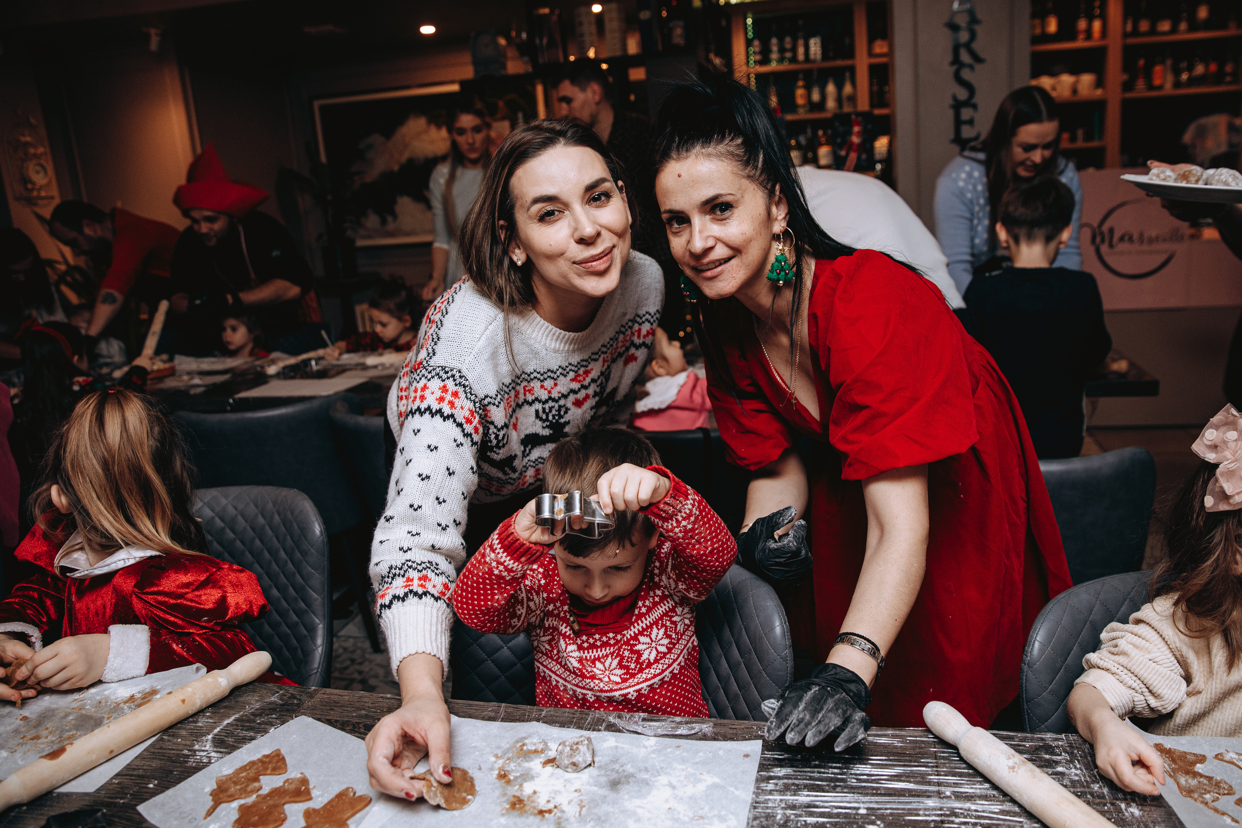 Cookies for Santa. Petru Gorea Photography | Family | Portrait | Fashion | Brand
