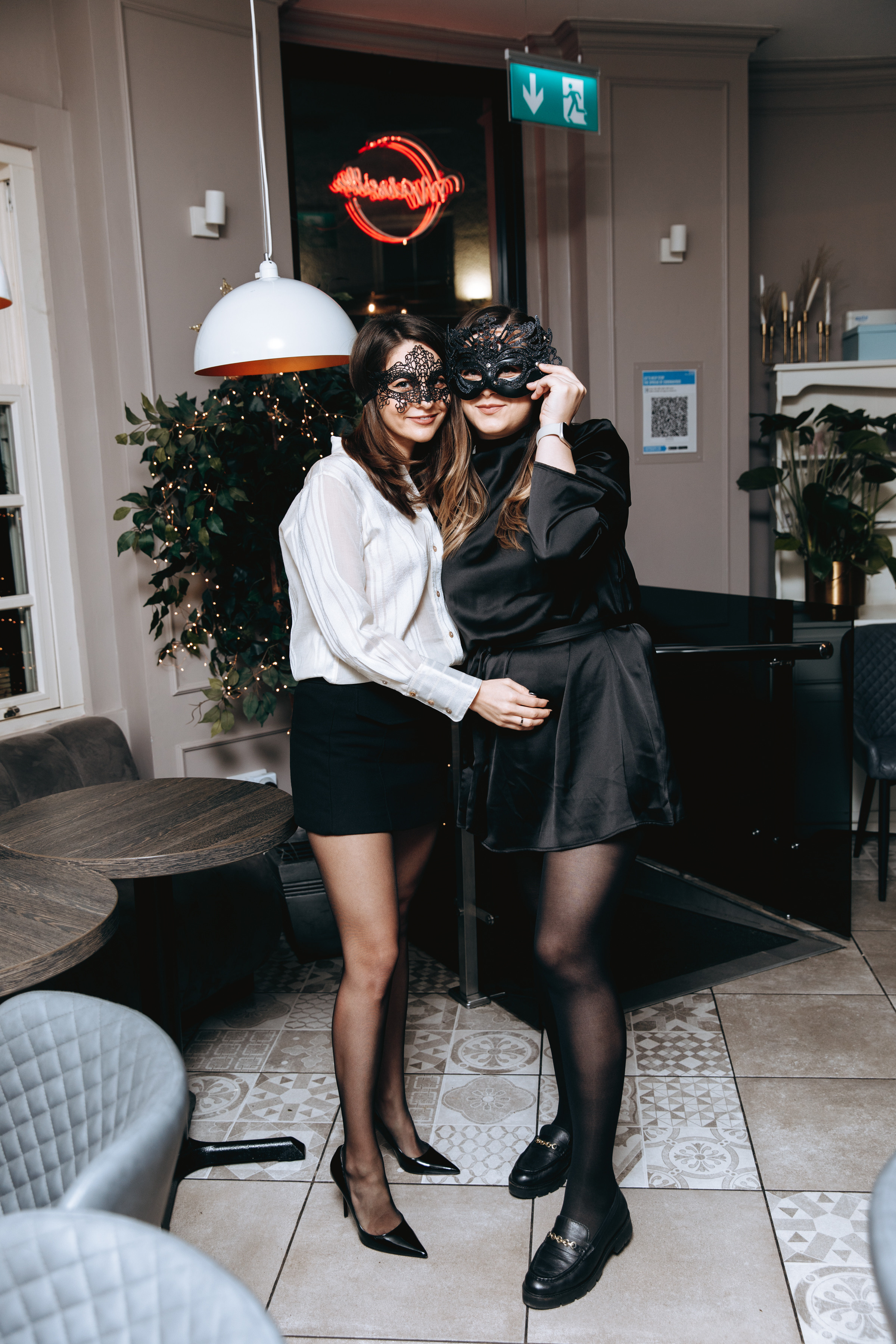 Painting with wine. Petru Gorea Photography | Family | Portrait | Fashion | Brand