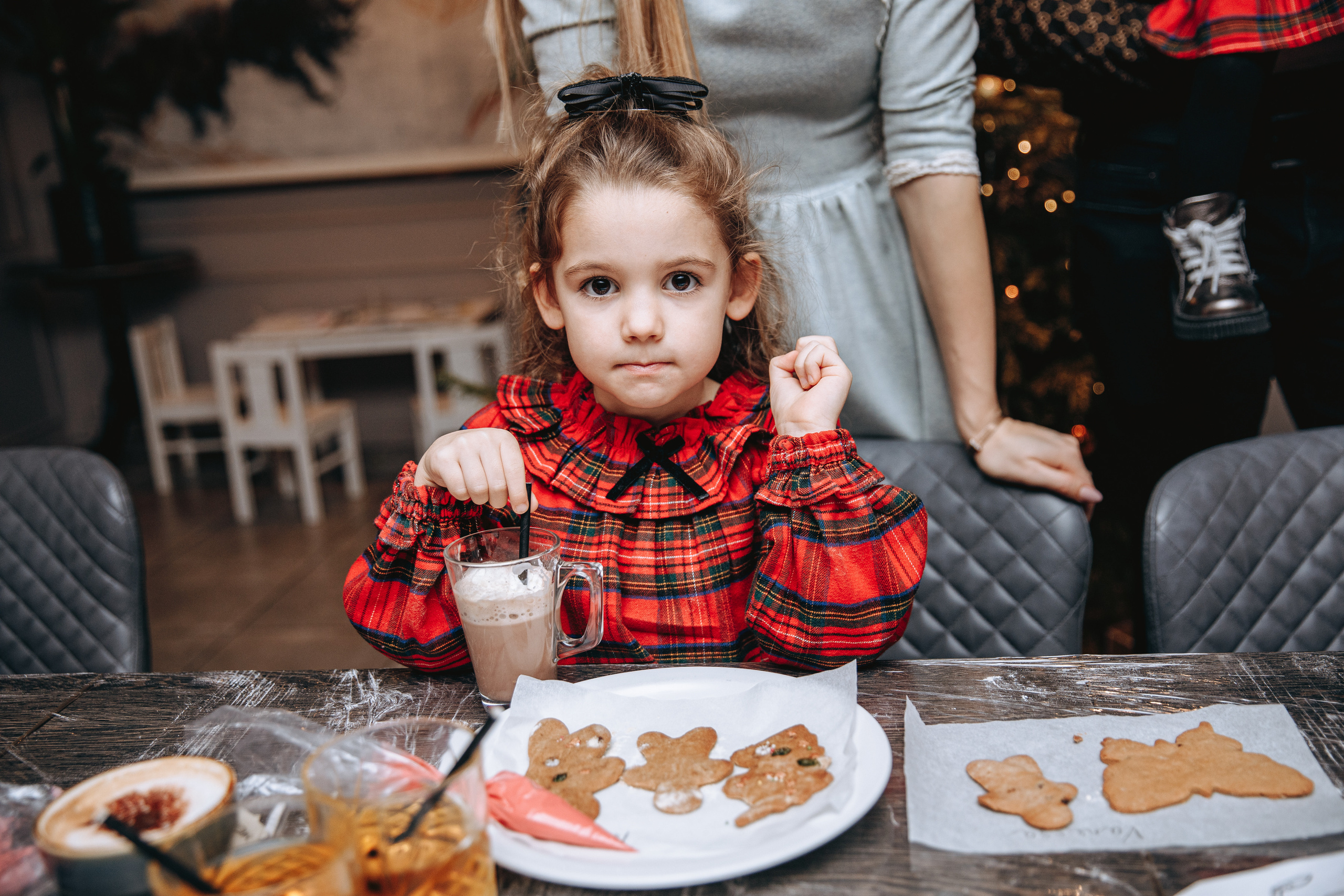 Cookies for Santa. Petru Gorea Photography | Family | Portrait | Fashion | Brand