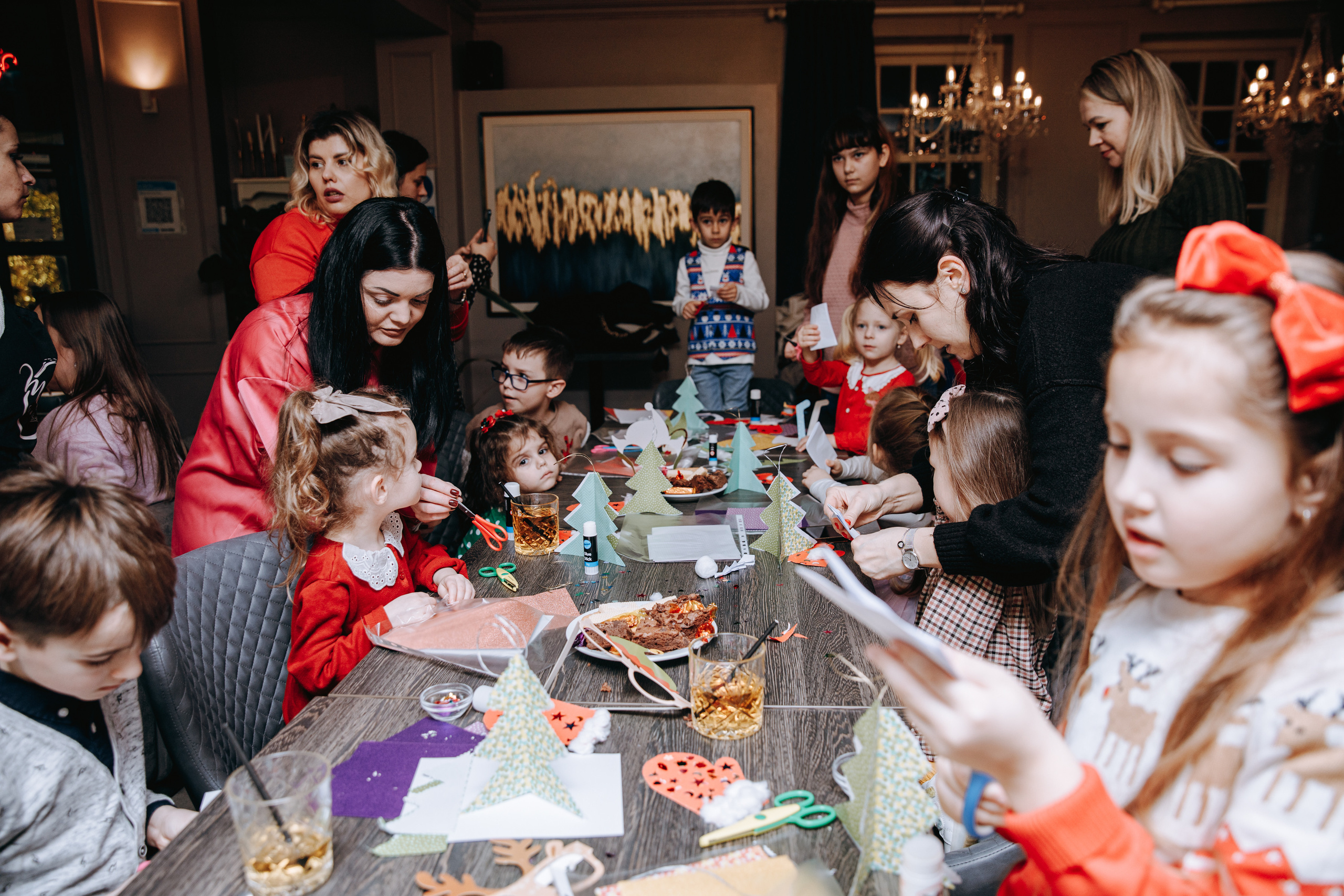 Crafty Christmas Party. Petru Gorea Photography | Family | Portrait | Fashion | Brand