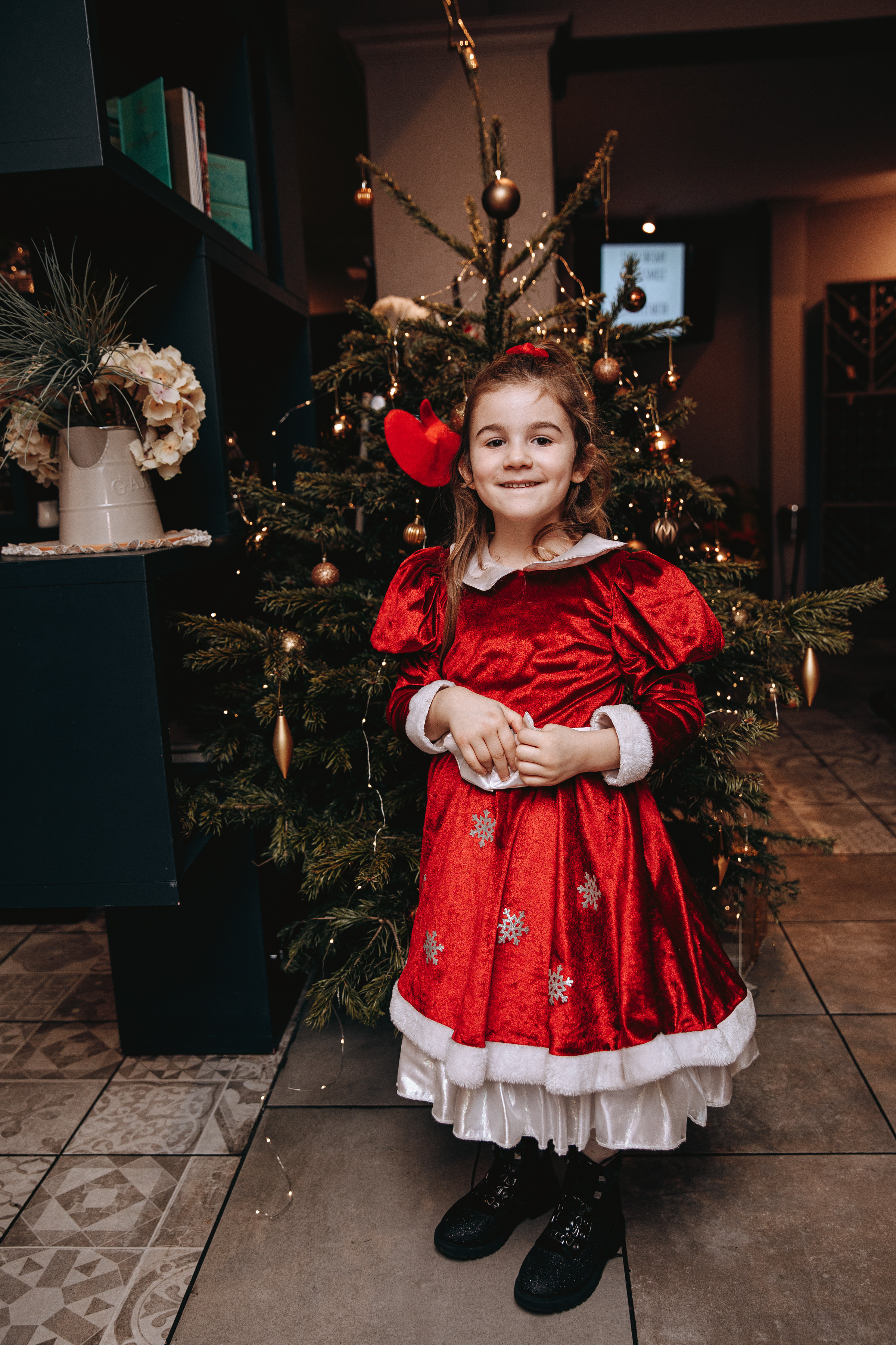 Cookies for Santa. Petru Gorea Photography | Family | Portrait | Fashion | Brand