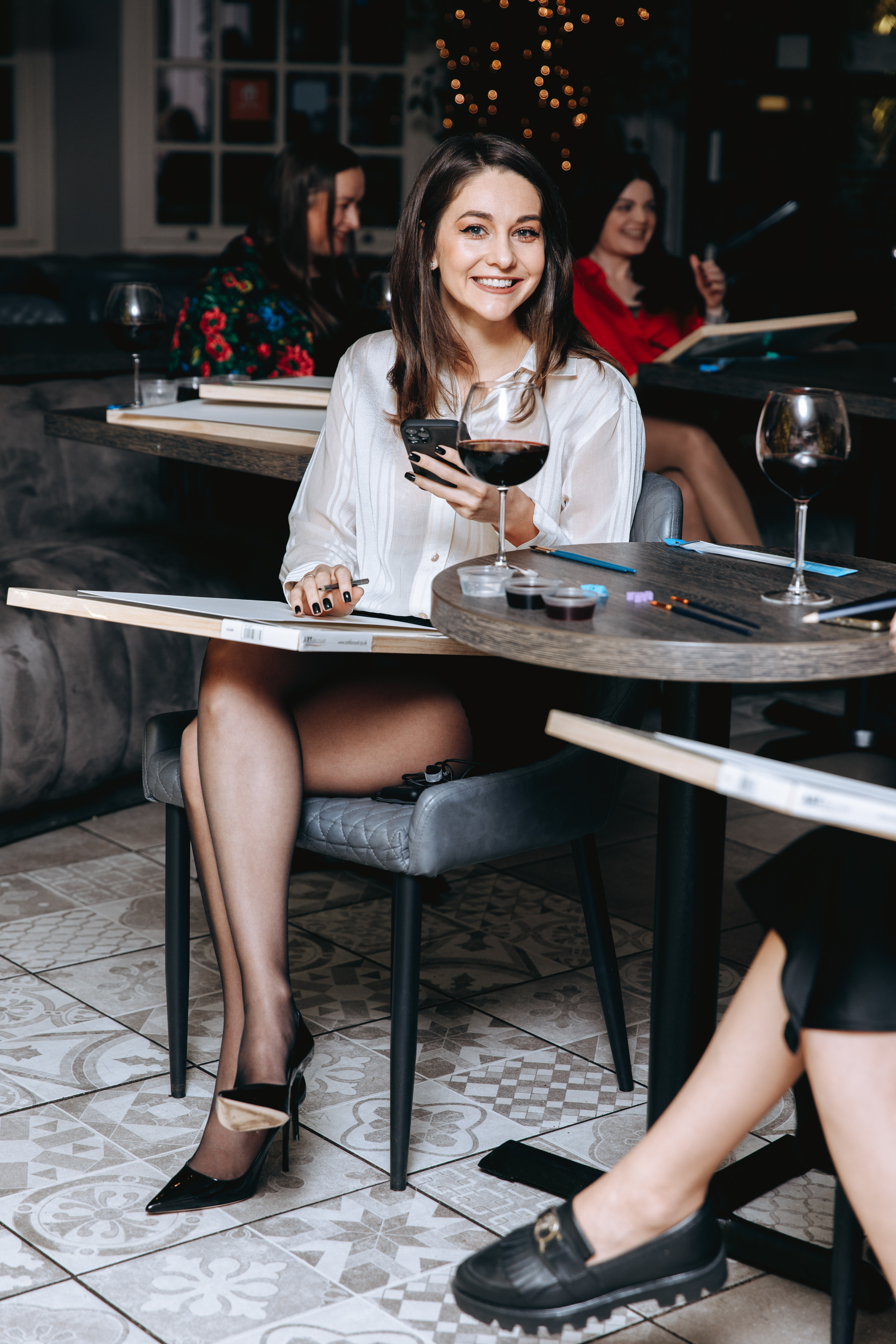 Painting with wine. Petru Gorea Photography | Family | Portrait | Fashion | Brand