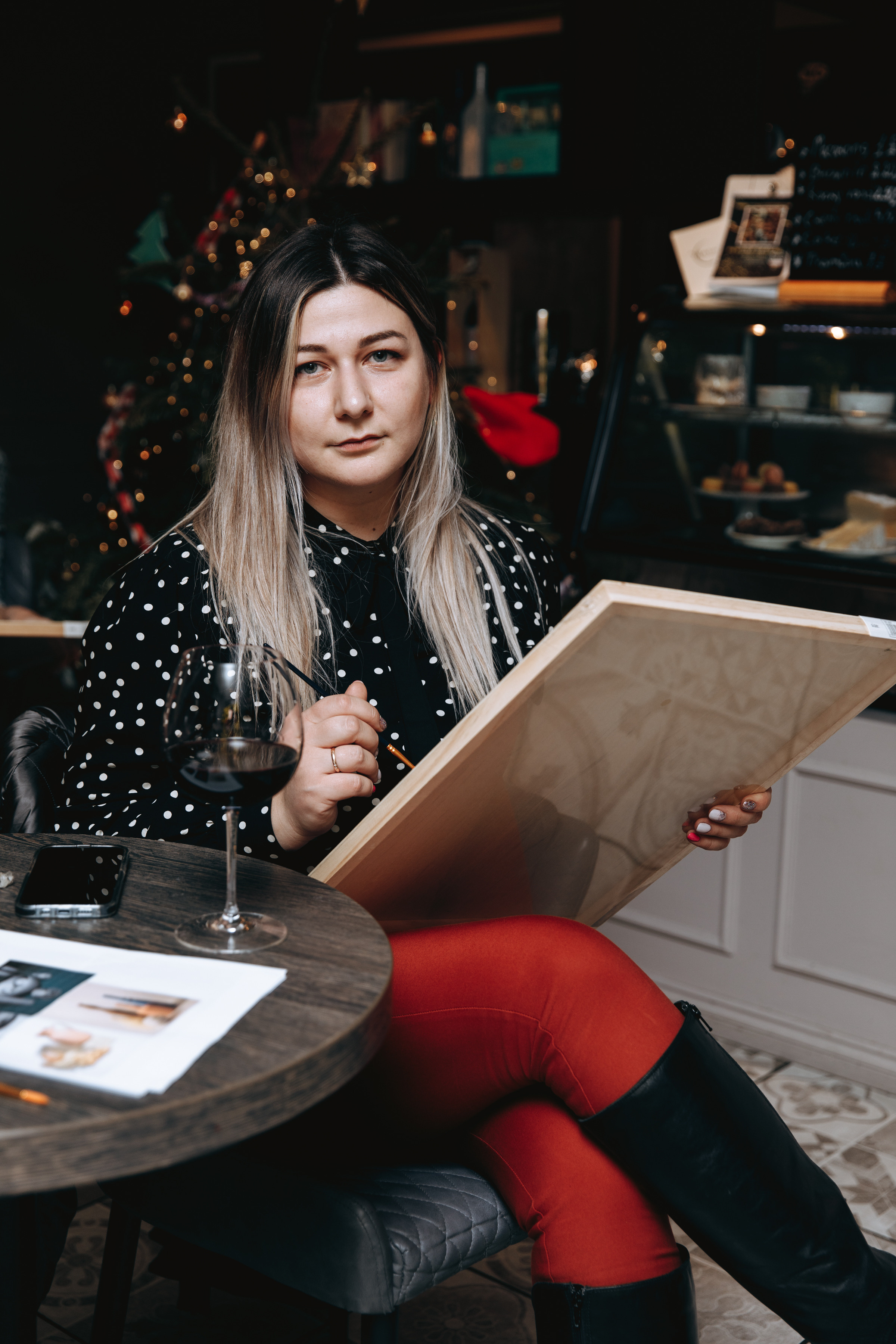 Painting with wine. Petru Gorea Photography | Family | Portrait | Fashion | Brand