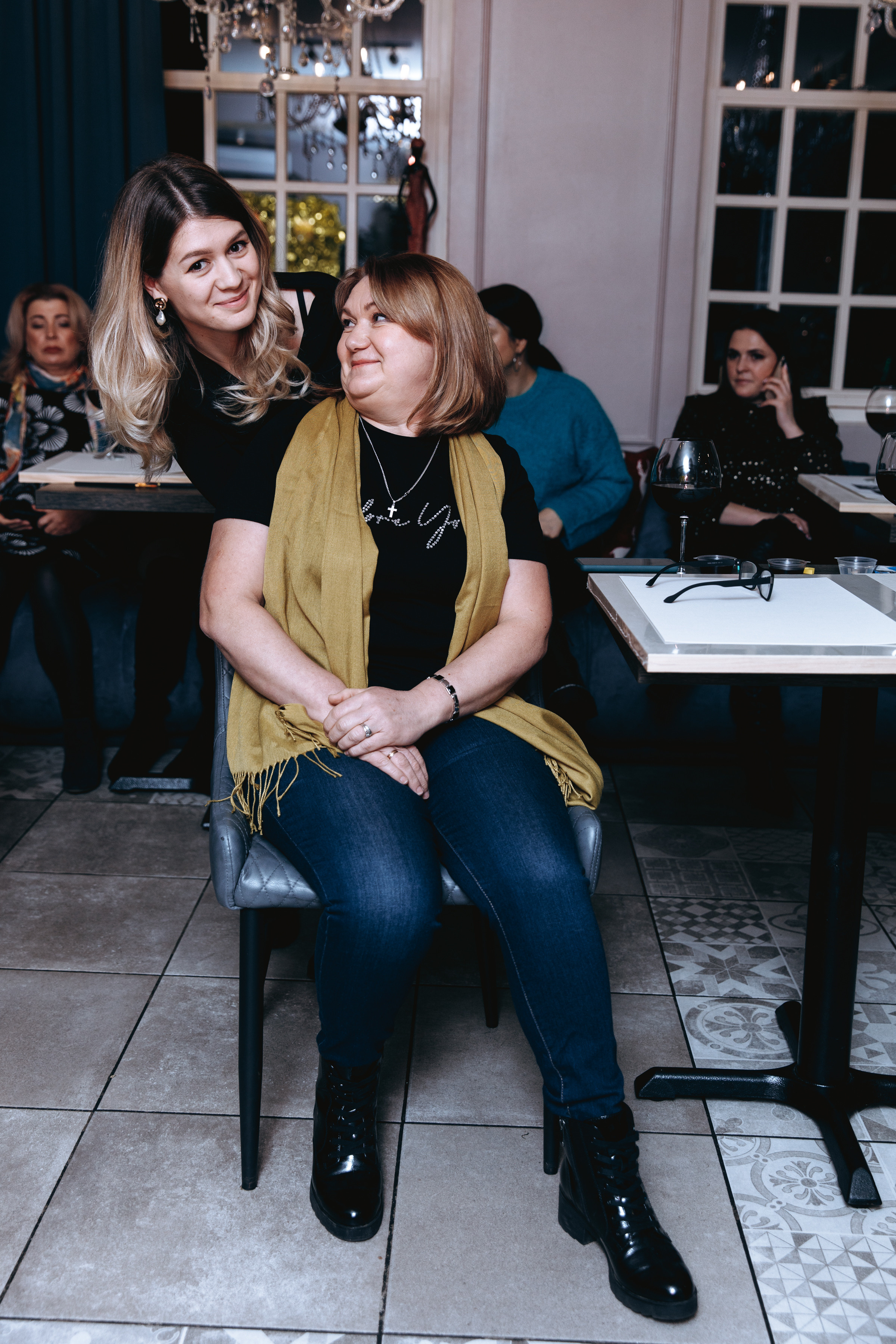 Painting with wine. Petru Gorea Photography | Family | Portrait | Fashion | Brand