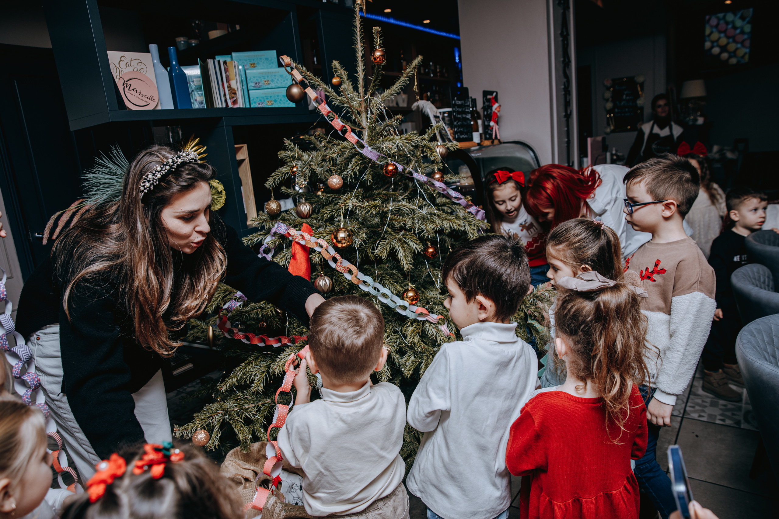 Crafty Christmas Party. Petru Gorea Photography | Family | Portrait | Fashion | Brand