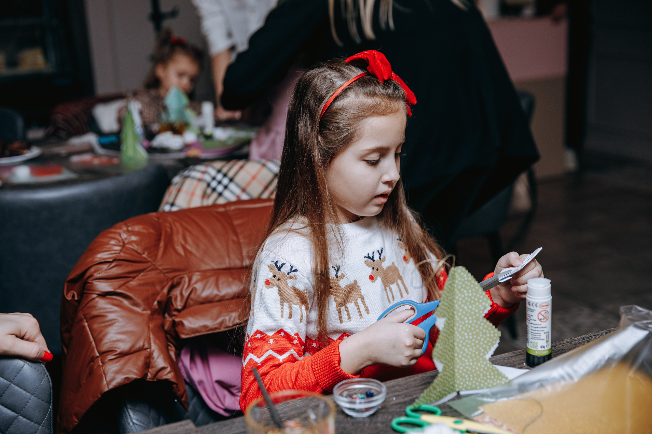 Crafty Christmas Party. Petru Gorea Photography | Family | Portrait | Fashion | Brand