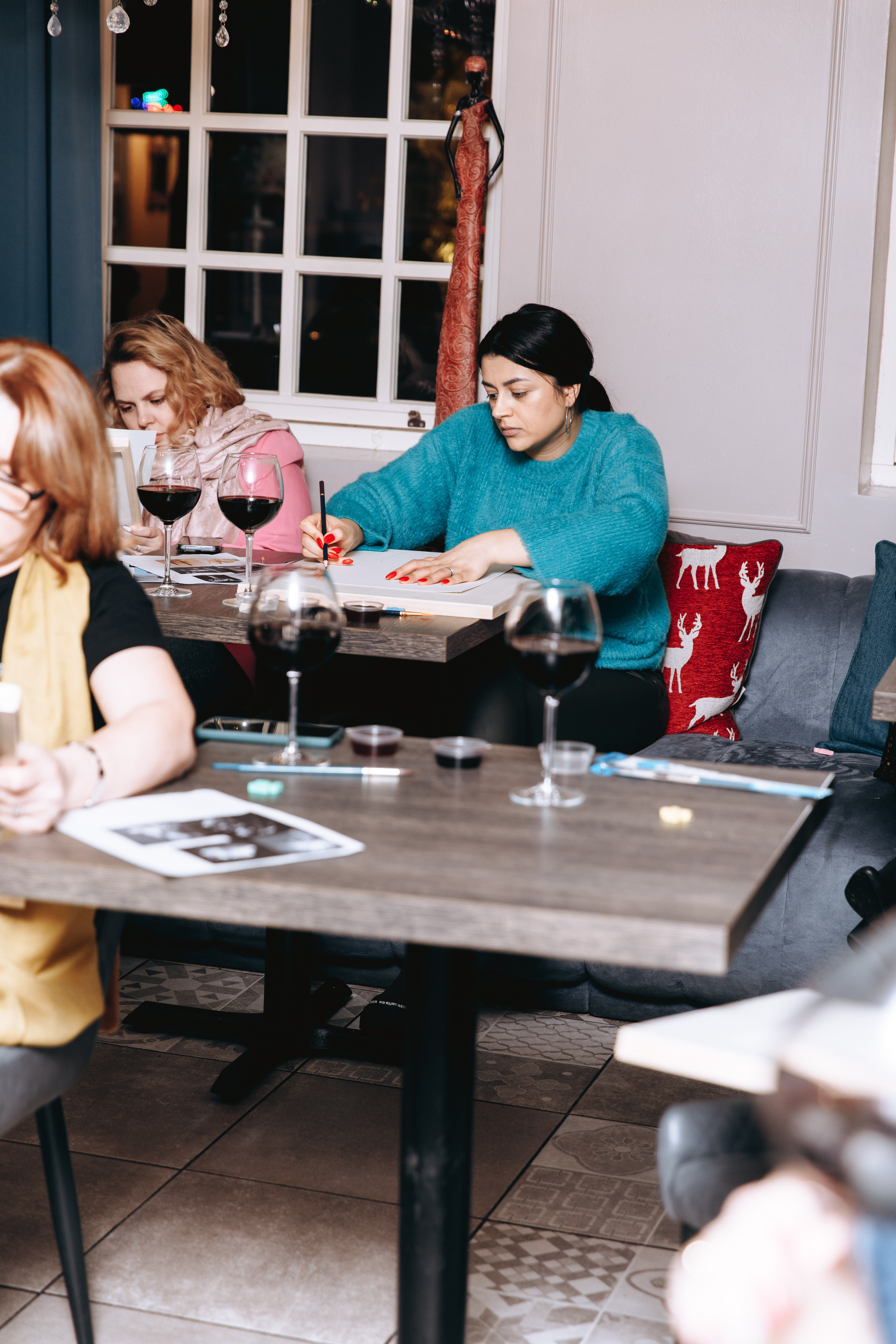 Painting with wine. Petru Gorea Photography | Family | Portrait | Fashion | Brand