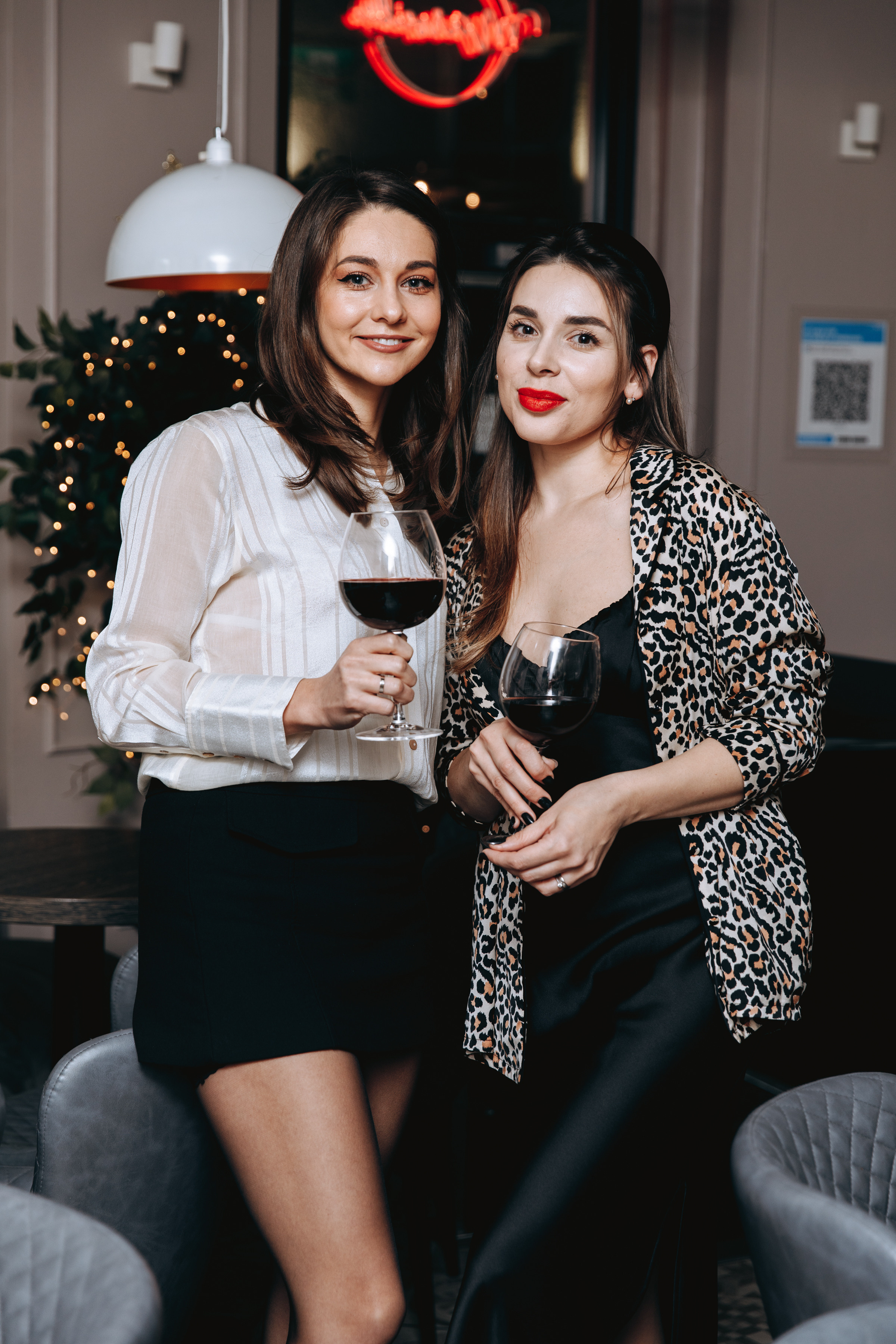 Painting with wine. Petru Gorea Photography | Family | Portrait | Fashion | Brand