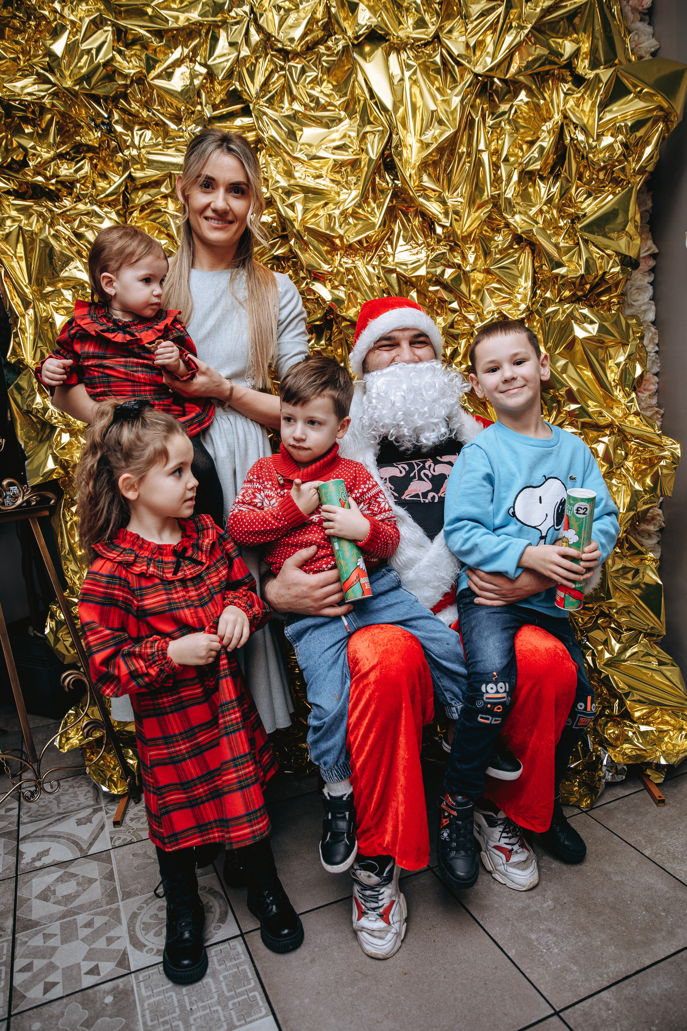Cookies for Santa. Petru Gorea Photography | Family | Portrait | Fashion | Brand