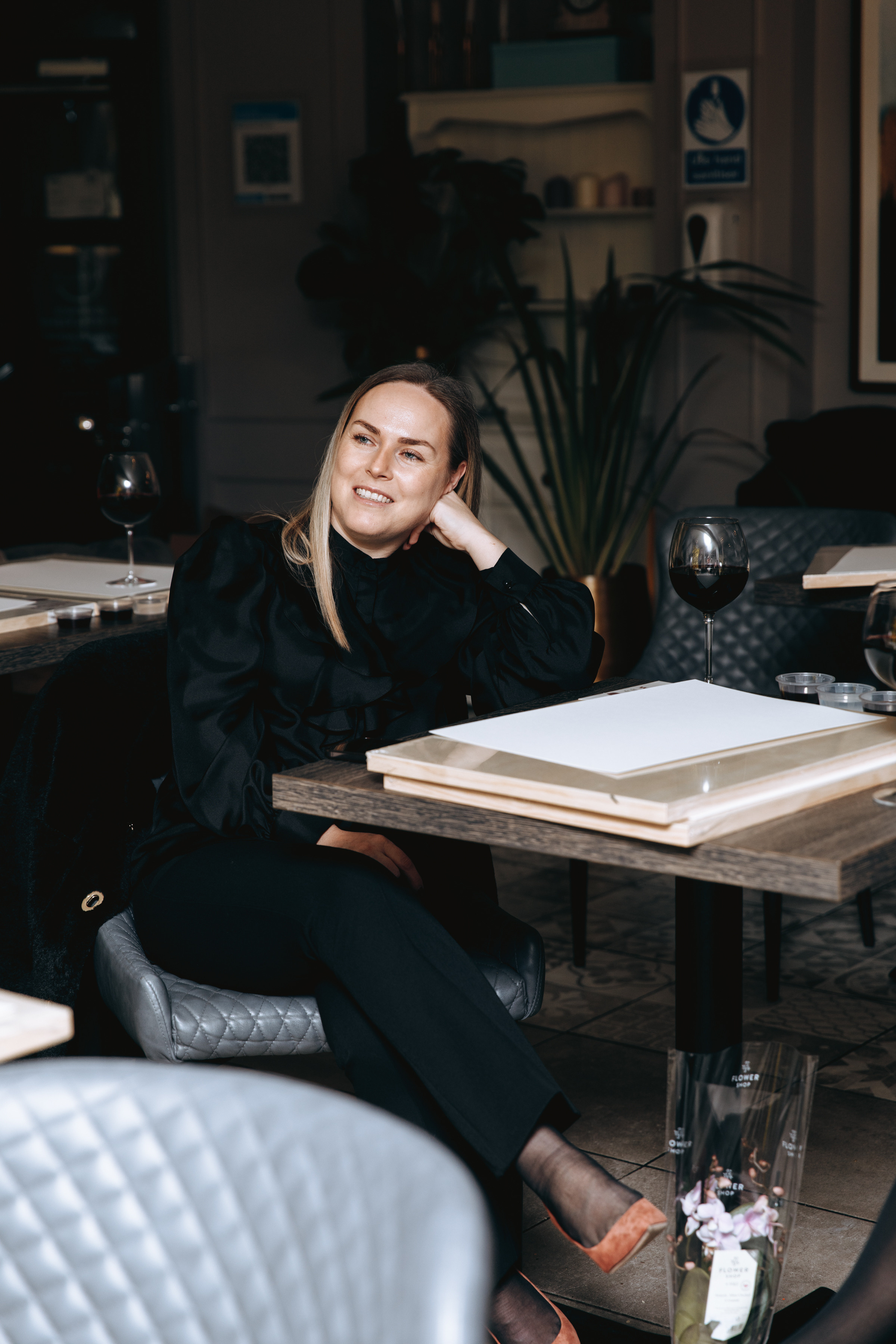 Painting with wine. Petru Gorea Photography | Family | Portrait | Fashion | Brand