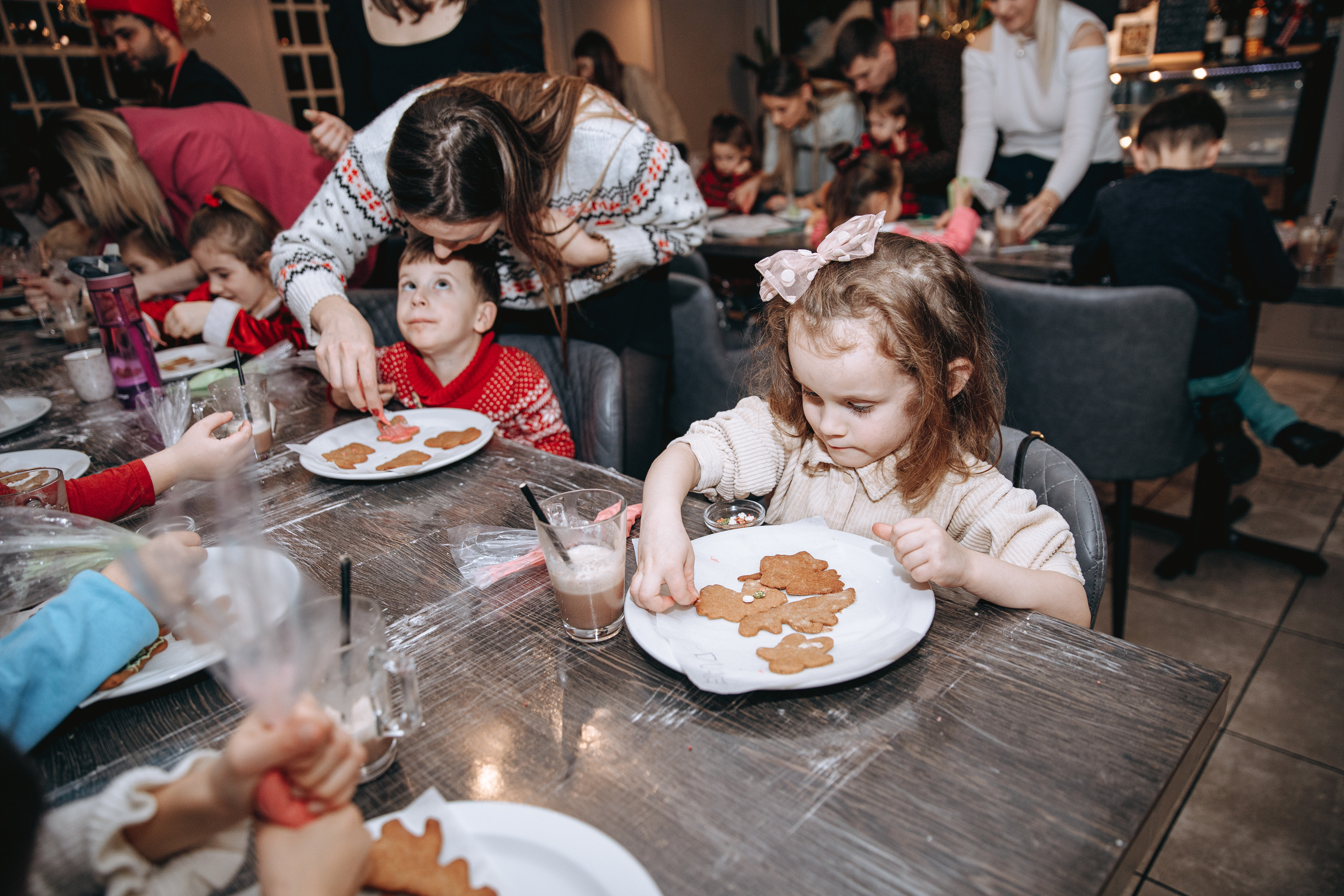 Cookies for Santa. Petru Gorea Photography | Family | Portrait | Fashion | Brand
