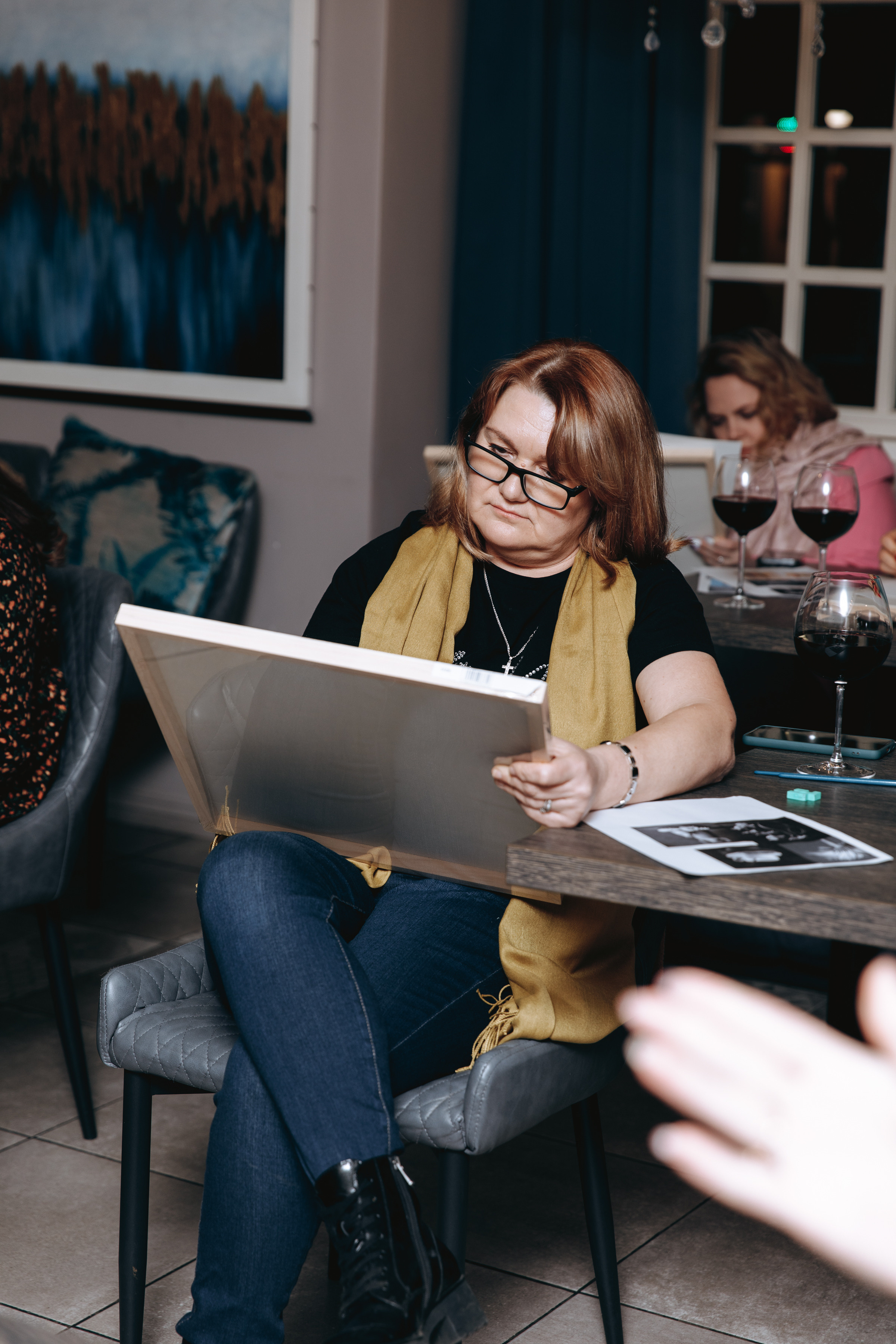 Painting with wine. Petru Gorea Photography | Family | Portrait | Fashion | Brand