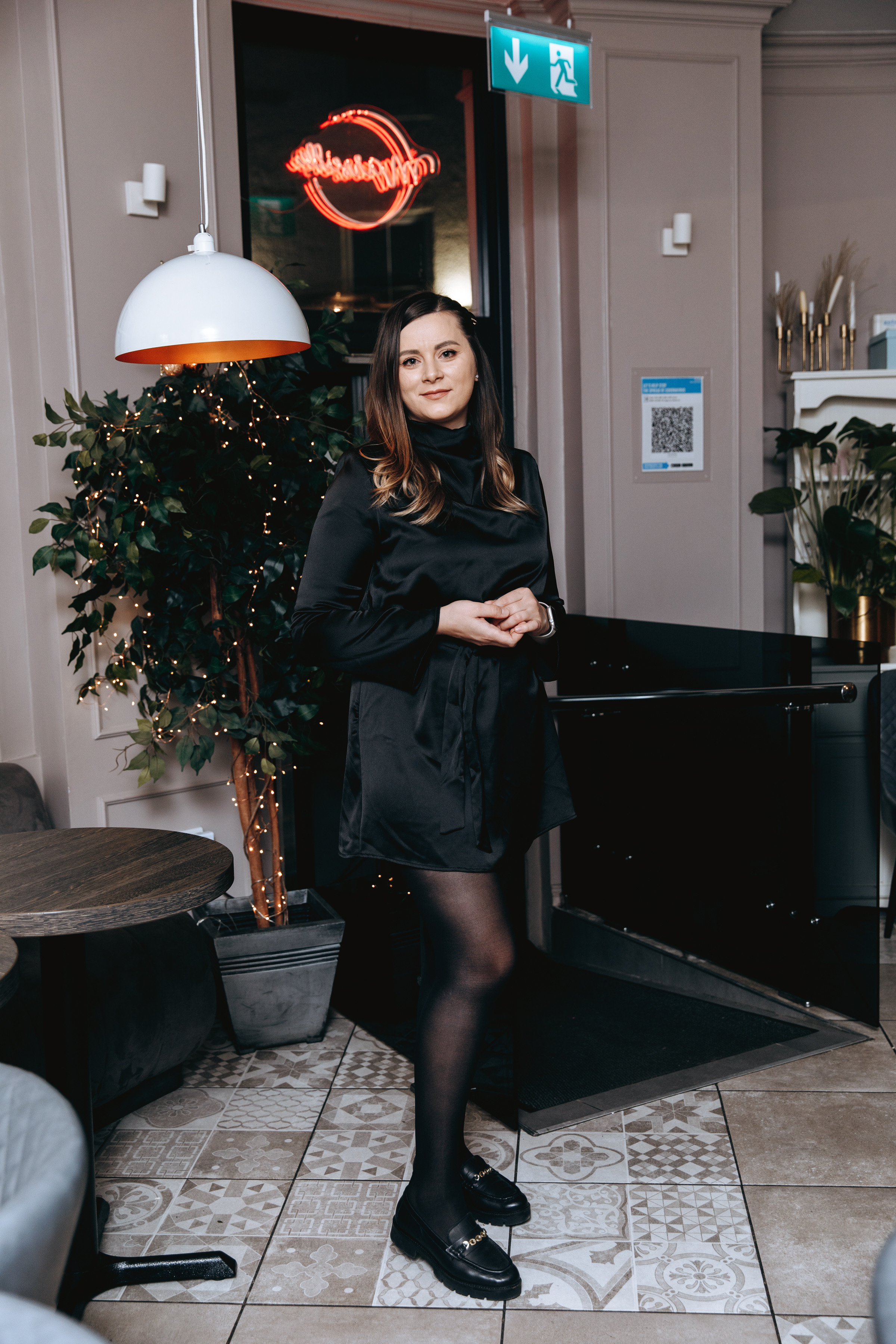 Painting with wine. Petru Gorea Photography | Family | Portrait | Fashion | Brand