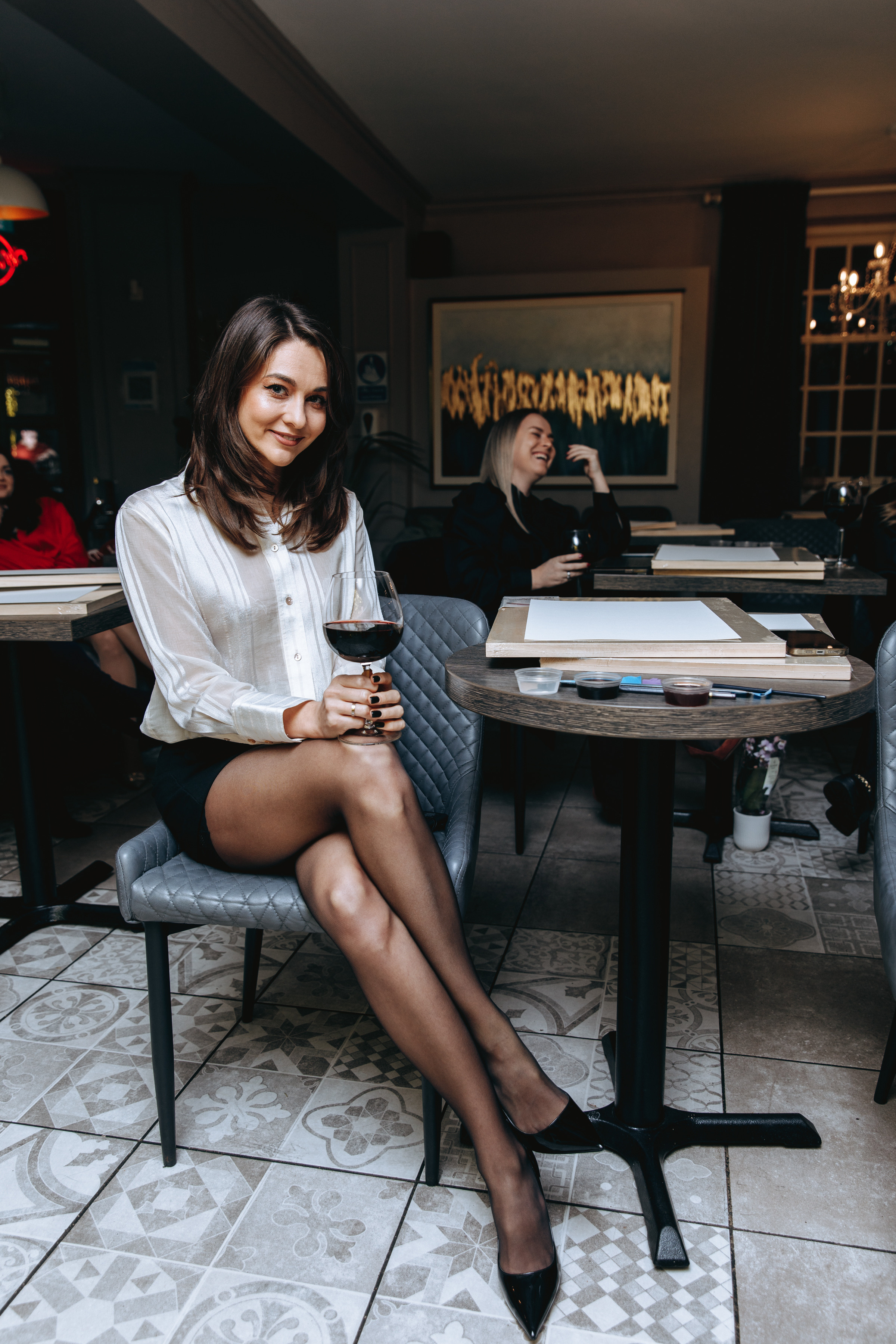 Painting with wine. Petru Gorea Photography | Family | Portrait | Fashion | Brand