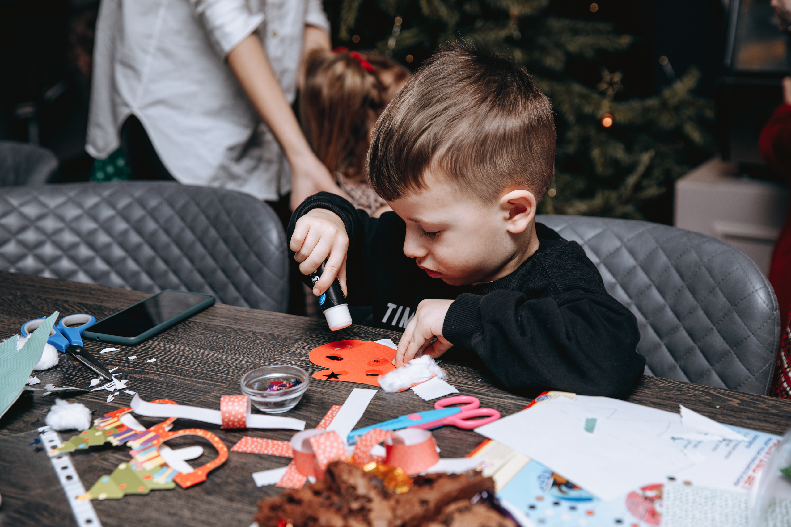 Crafty Christmas Party. Petru Gorea Photography | Family | Portrait | Fashion | Brand