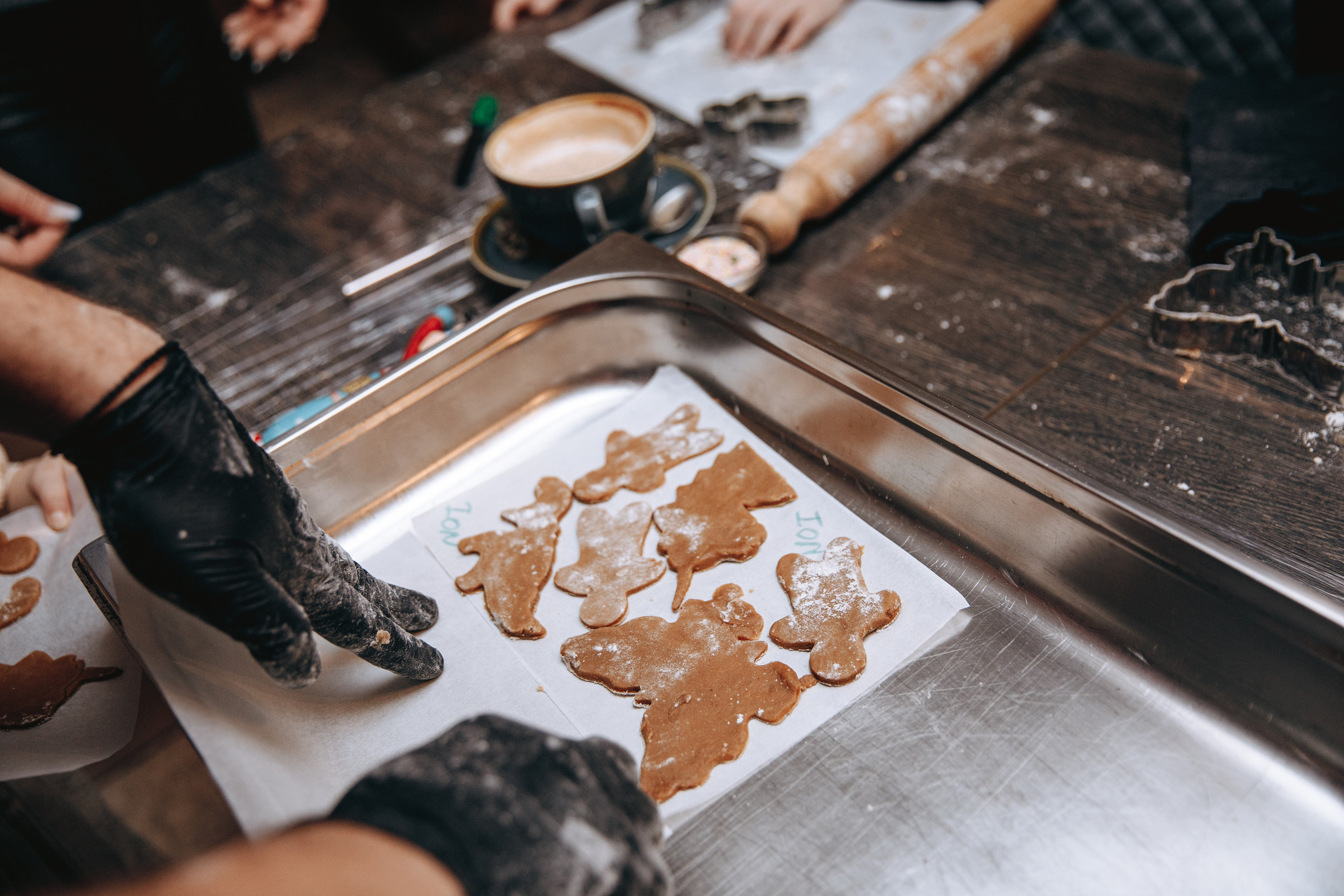 Cookies for Santa. Petru Gorea Photography | Family | Portrait | Fashion | Brand