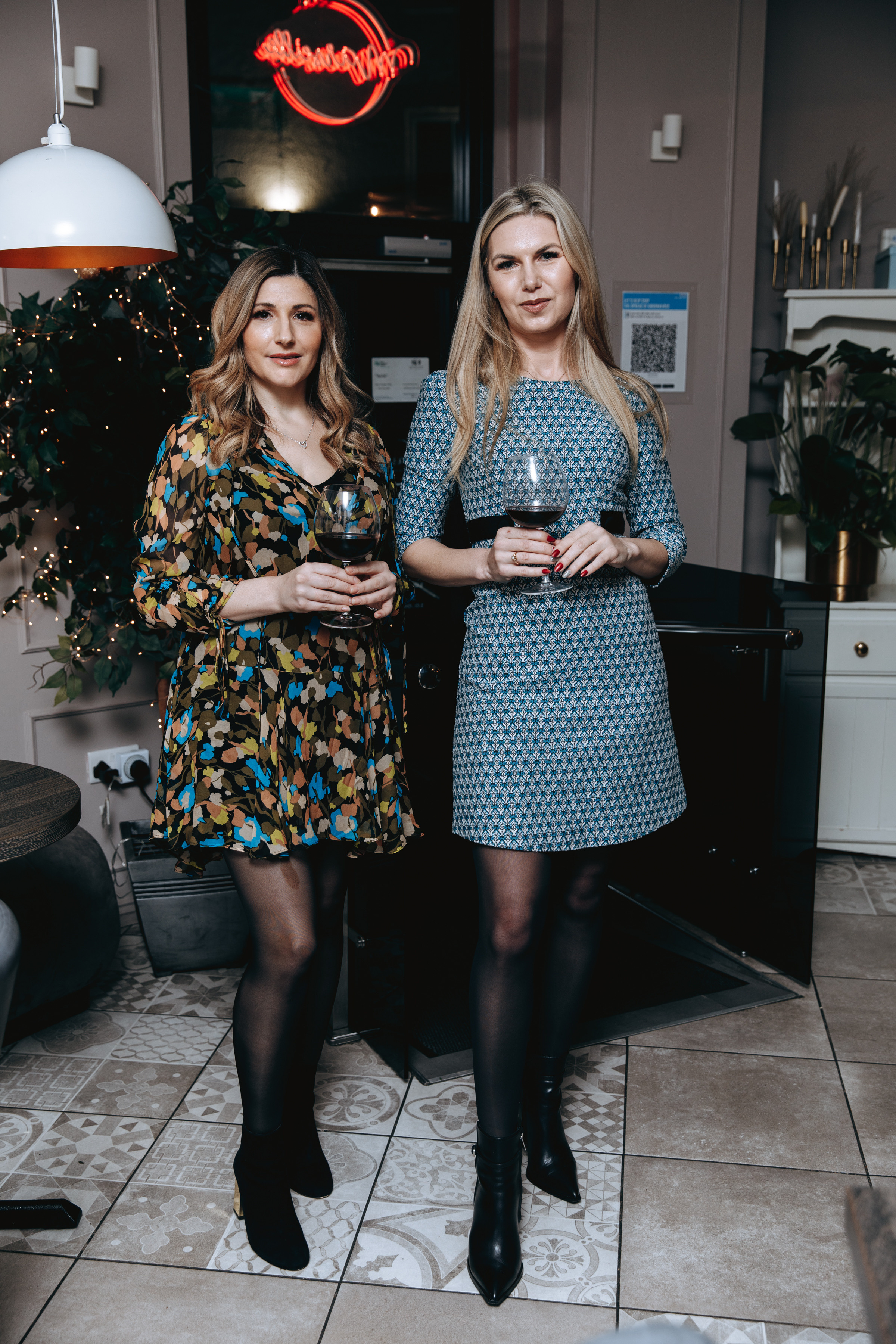 Painting with wine. Petru Gorea Photography | Family | Portrait | Fashion | Brand