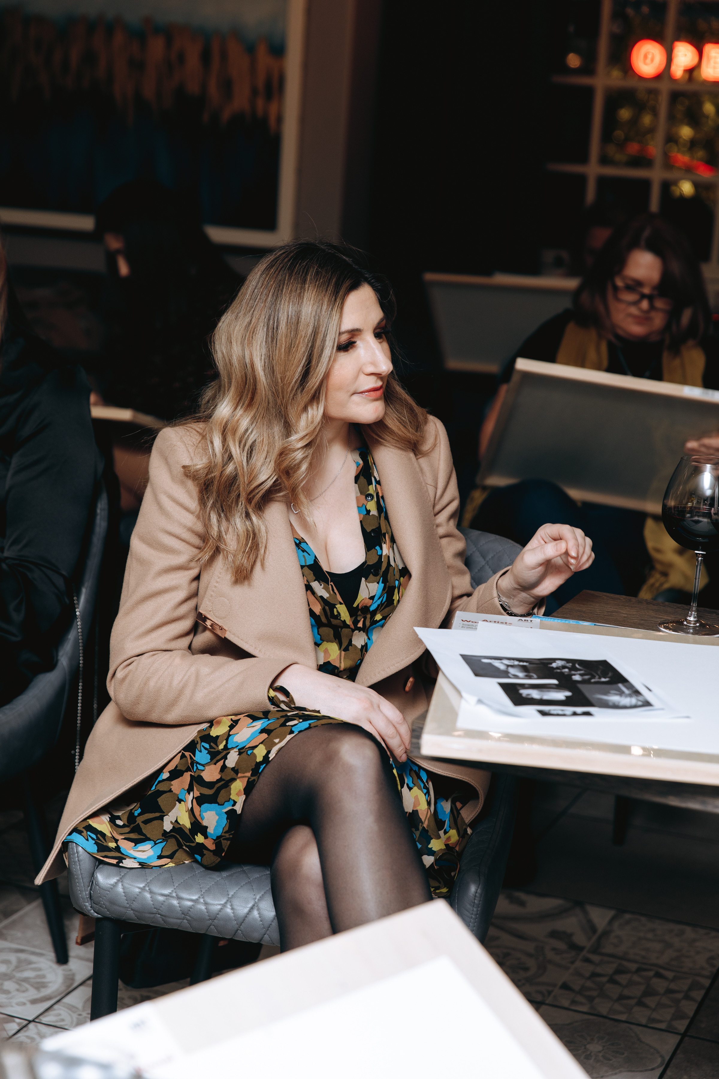 Painting with wine. Petru Gorea Photography | Family | Portrait | Fashion | Brand