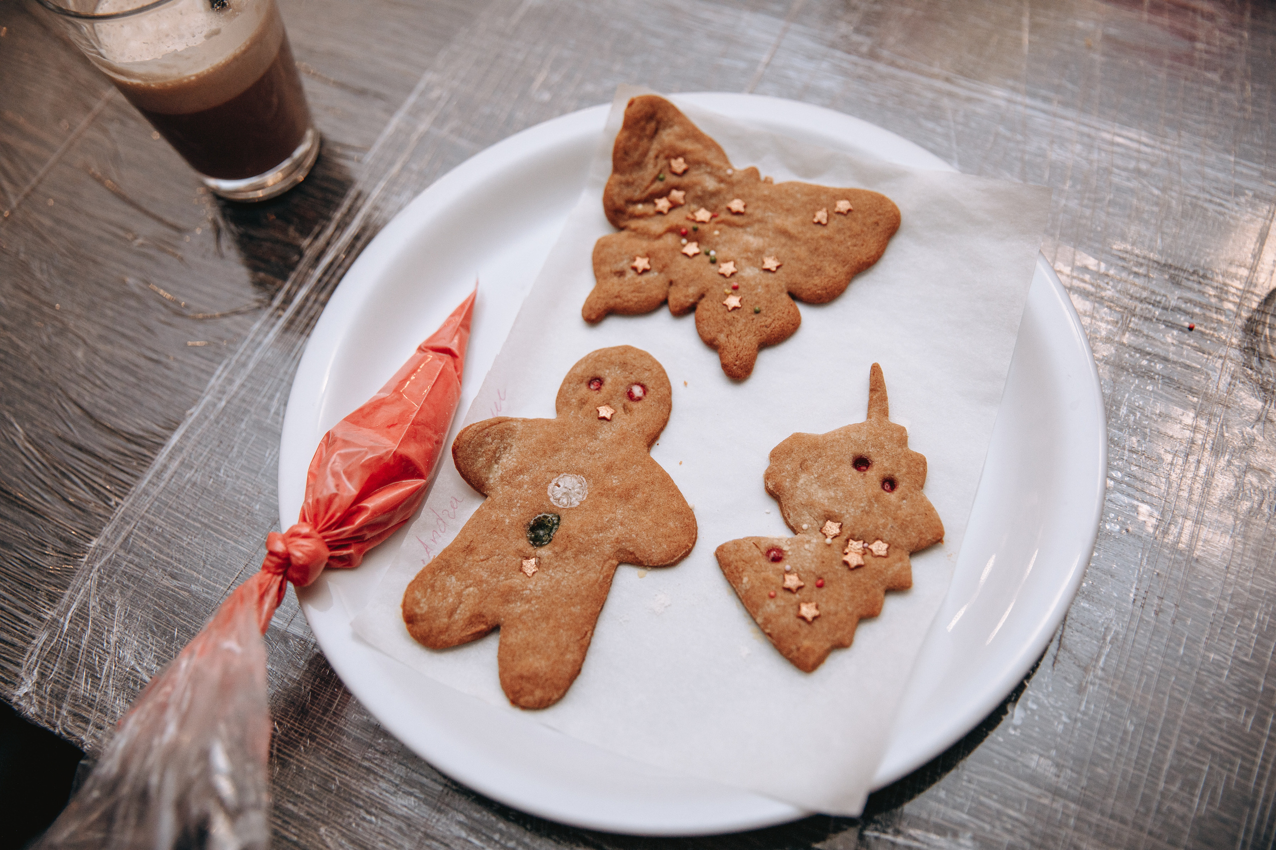 Cookies for Santa. Petru Gorea Photography | Family | Portrait | Fashion | Brand