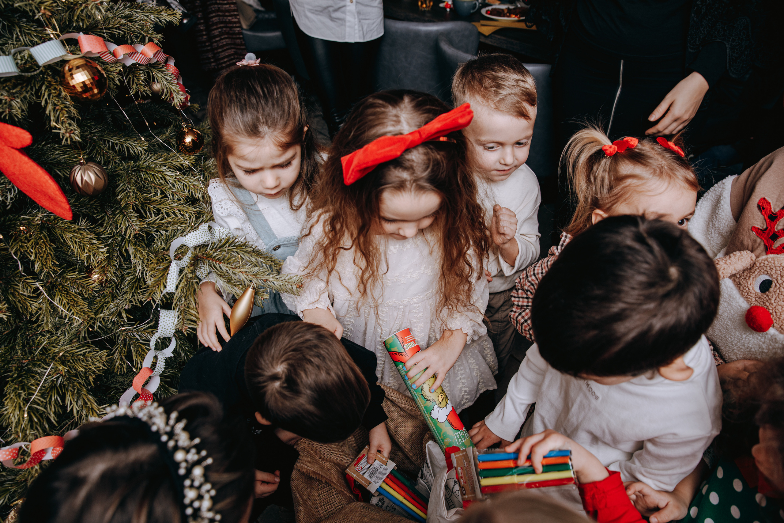 Crafty Christmas Party. Petru Gorea Photography | Family | Portrait | Fashion | Brand