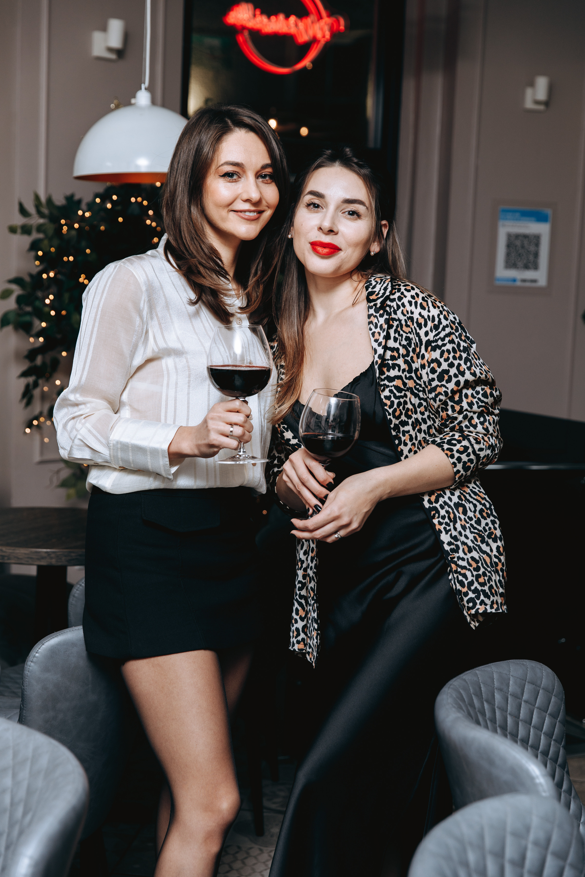 Painting with wine. Petru Gorea Photography | Family | Portrait | Fashion | Brand