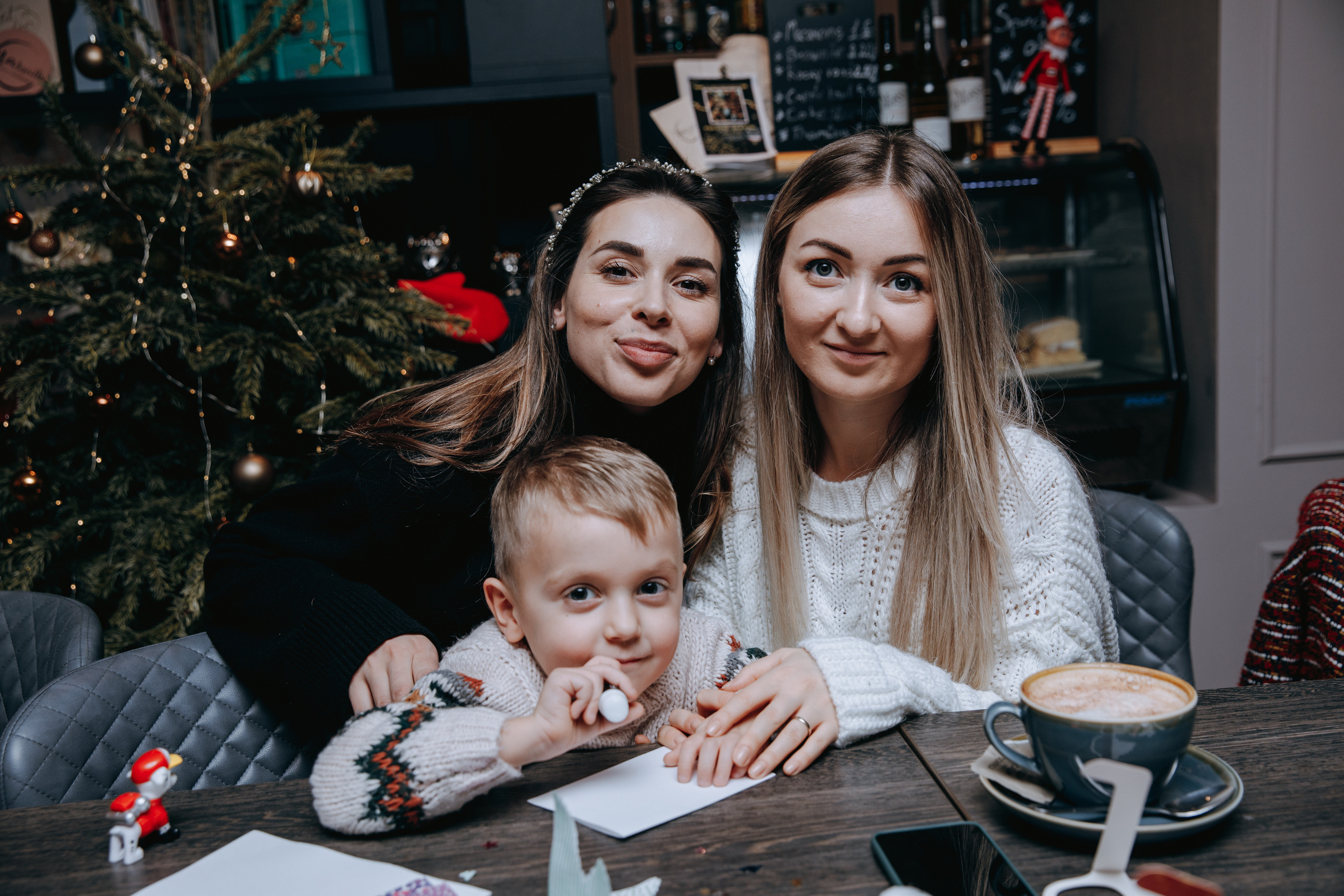 Crafty Christmas Party. Petru Gorea Photography | Family | Portrait | Fashion | Brand