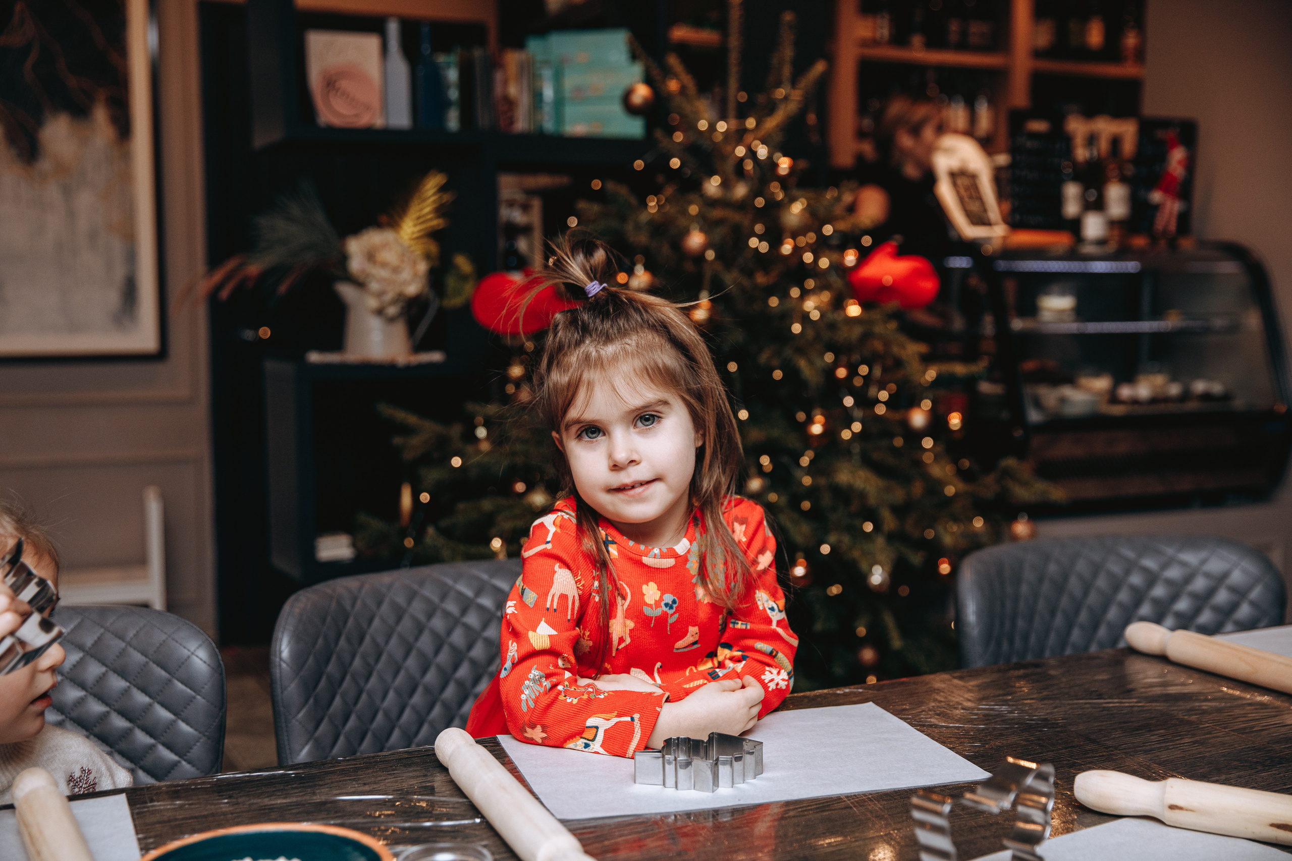 Cookies for Santa. Petru Gorea Photography | Family | Portrait | Fashion | Brand