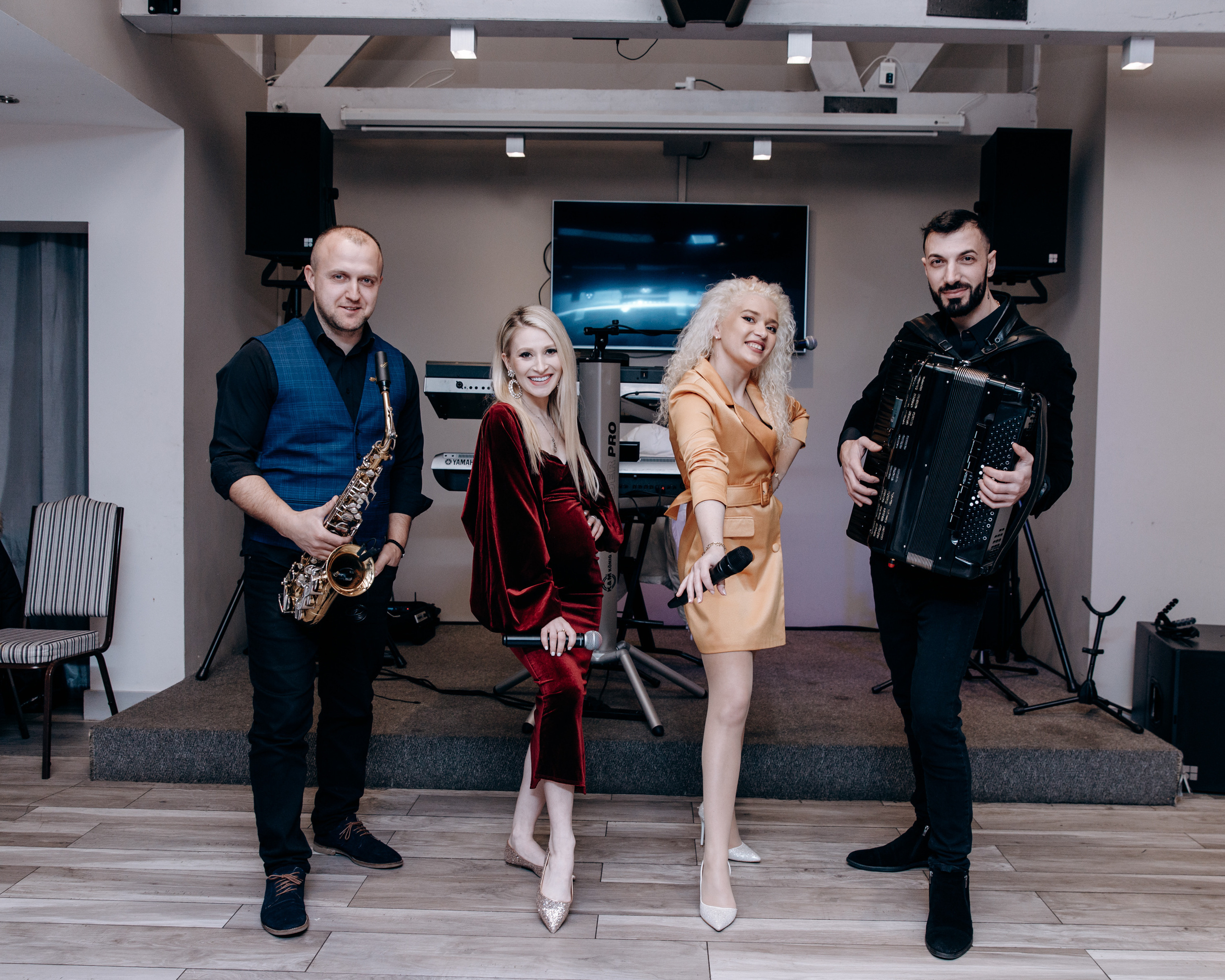 Surorile Robu. Petru Gorea Photography | Family | Portrait | Fashion | Brand