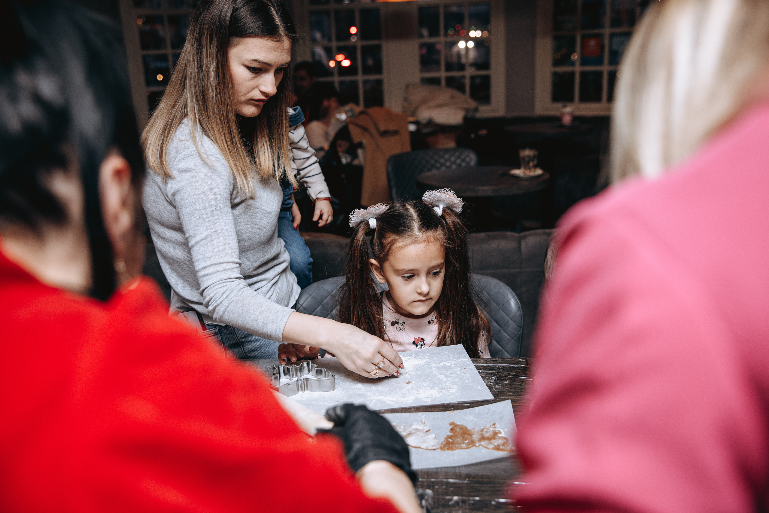 Cookies for Santa. Petru Gorea Photography | Family | Portrait | Fashion | Brand